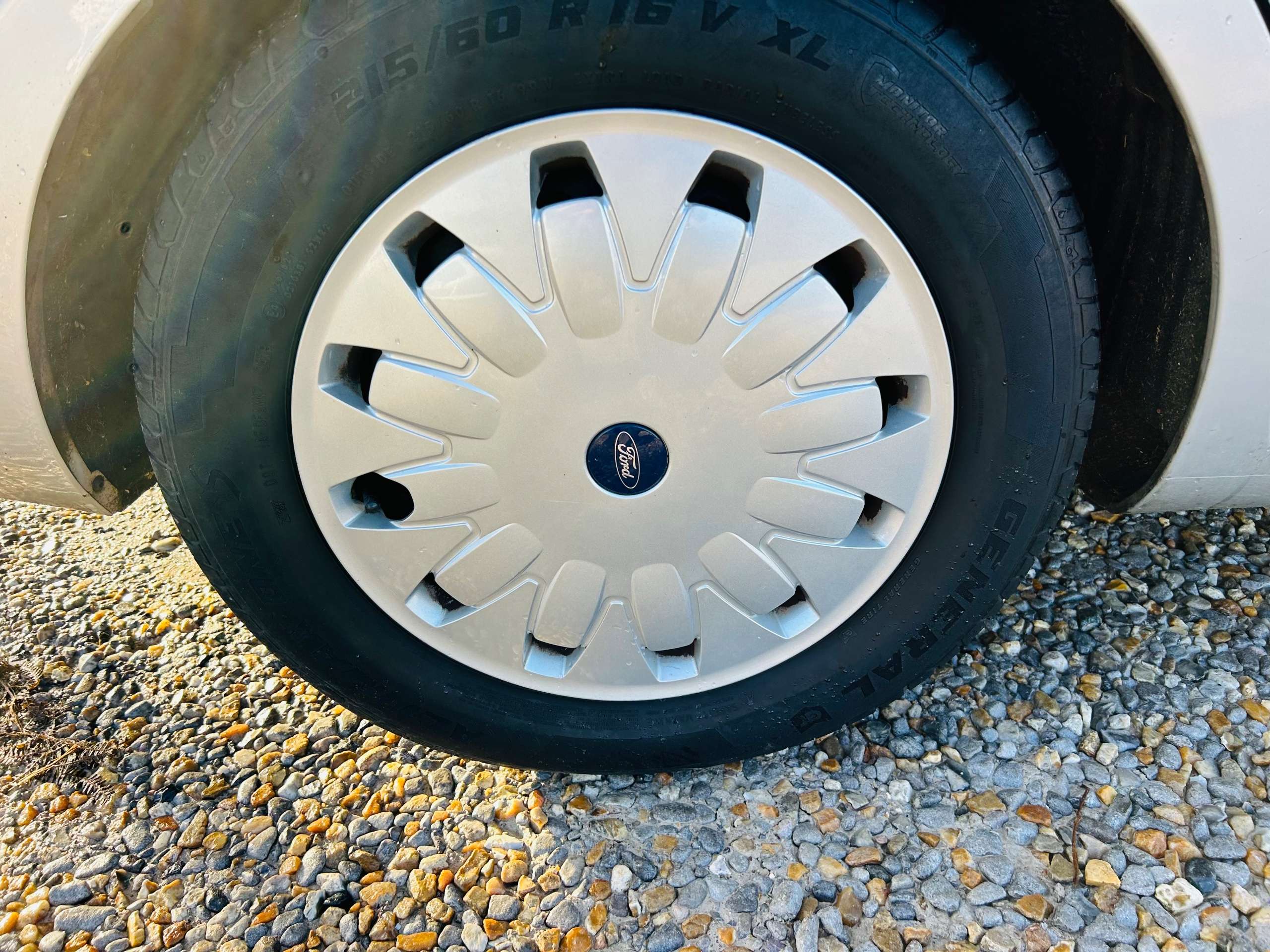 A 2014 FORD MONDEO 1.6 TDCi ECOnetic Edge Estate 5dr Diesel Manual Euro 5 (s/s) (115 ps) A 2014 FORD MONDEO 1.6 TDCi ECOnetic Edge Estate 5dr Diesel Manual Euro 5 (s/s) (115 ps)