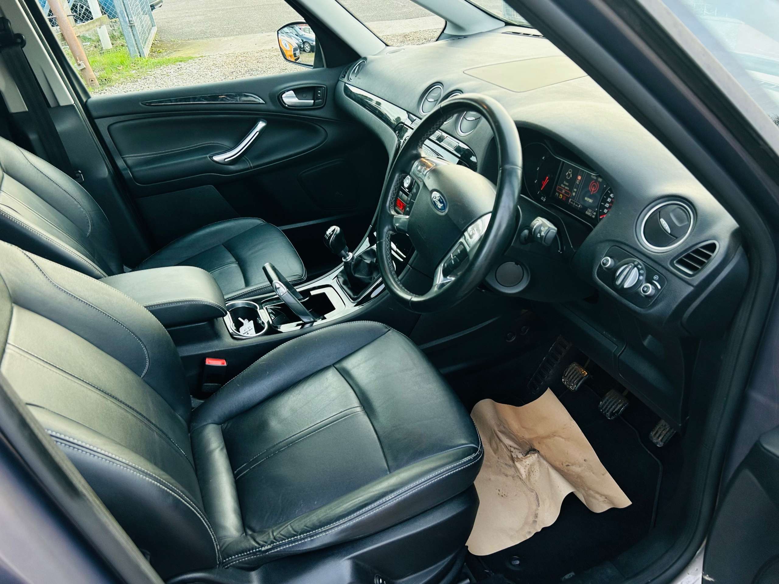 A 2012 FORD GALAXY 1.6 TDCi Titanium X MPV 5dr Diesel Manual Euro 5 (s/s) (115 ps) A 2012 FORD GALAXY 1.6 TDCi Titanium X MPV 5dr Diesel Manual Euro 5 (s/s) (115 ps)