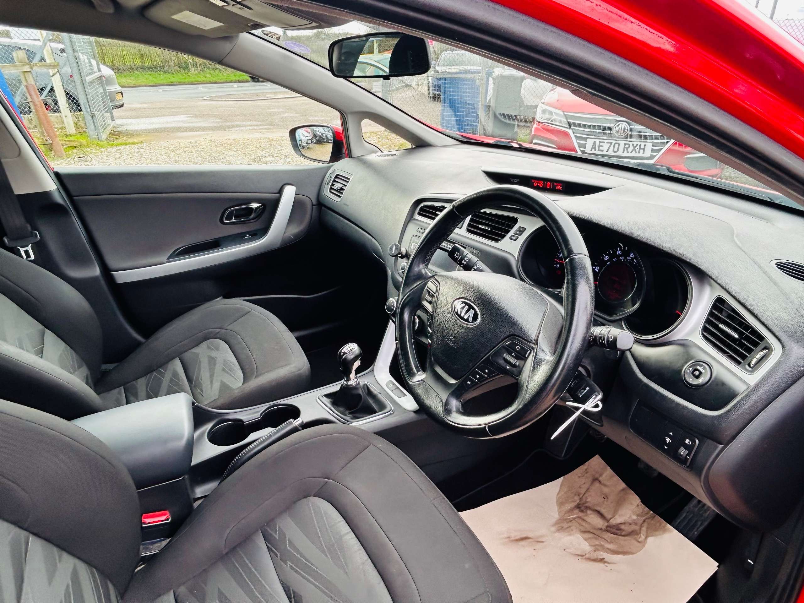 A 2015 KIA CEED 1.4 SR7 Hatchback 5dr Petrol Manual Euro 5 (98 bhp) A 2015 KIA CEED 1.4 SR7 Hatchback 5dr Petrol Manual Euro 5 (98 bhp)