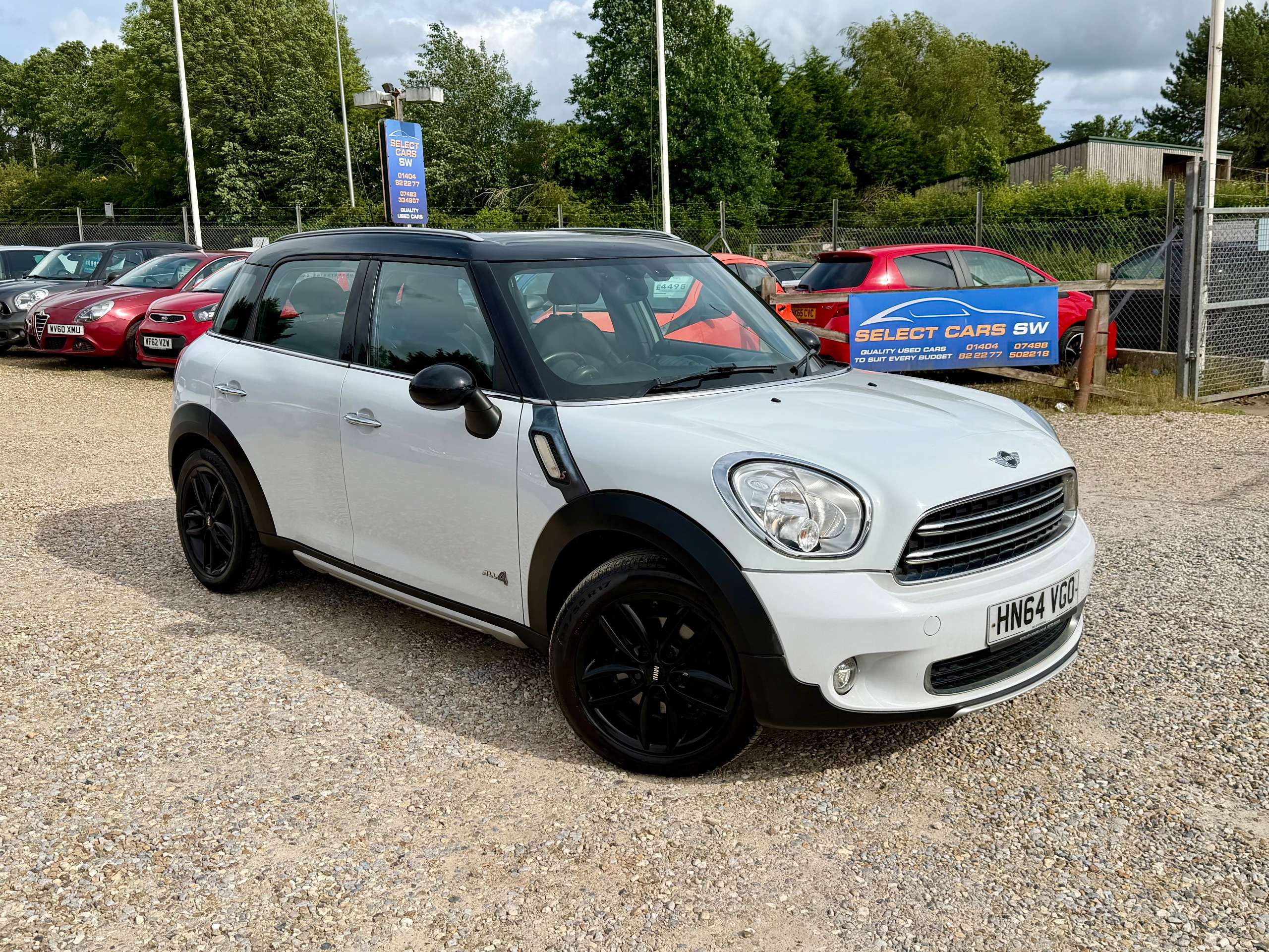 A 2014 MINI COUNTRYMAN 2.0 Cooper D SUV 5dr Diesel Auto ALL4 Euro 5 (112 ps) A 2014 MINI COUNTRYMAN 2.0 Cooper D SUV 5dr Diesel Auto ALL4 Euro 5 (112 ps)