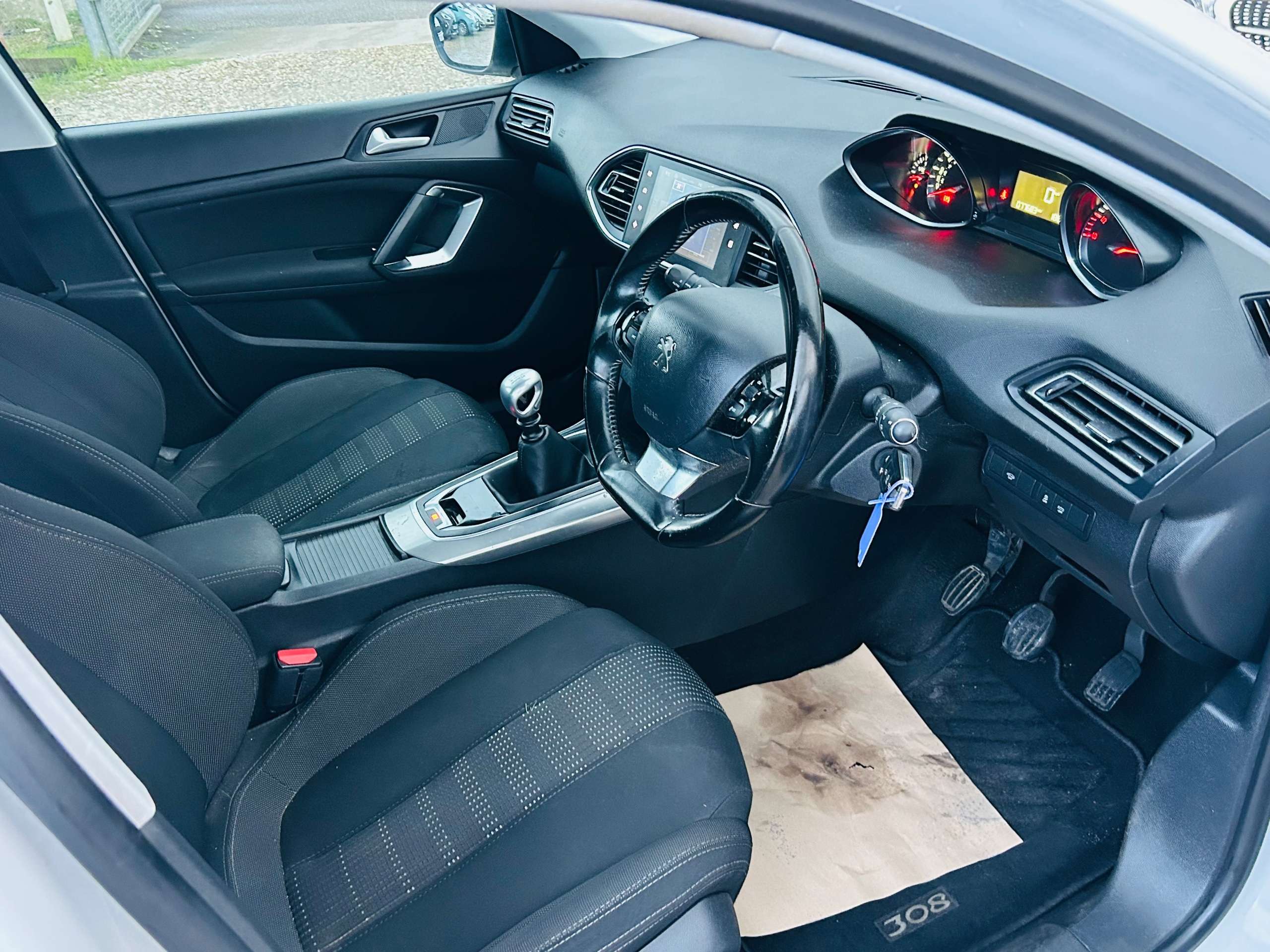 A 2016 PEUGEOT 308 SW 1.6 BlueHDi Allure Estate 5dr Diesel Manual Euro 6 (s/s) (120 ps) A 2016 PEUGEOT 308 SW 1.6 BlueHDi Allure Estate 5dr Diesel Manual Euro 6 (s/s) (120 ps)