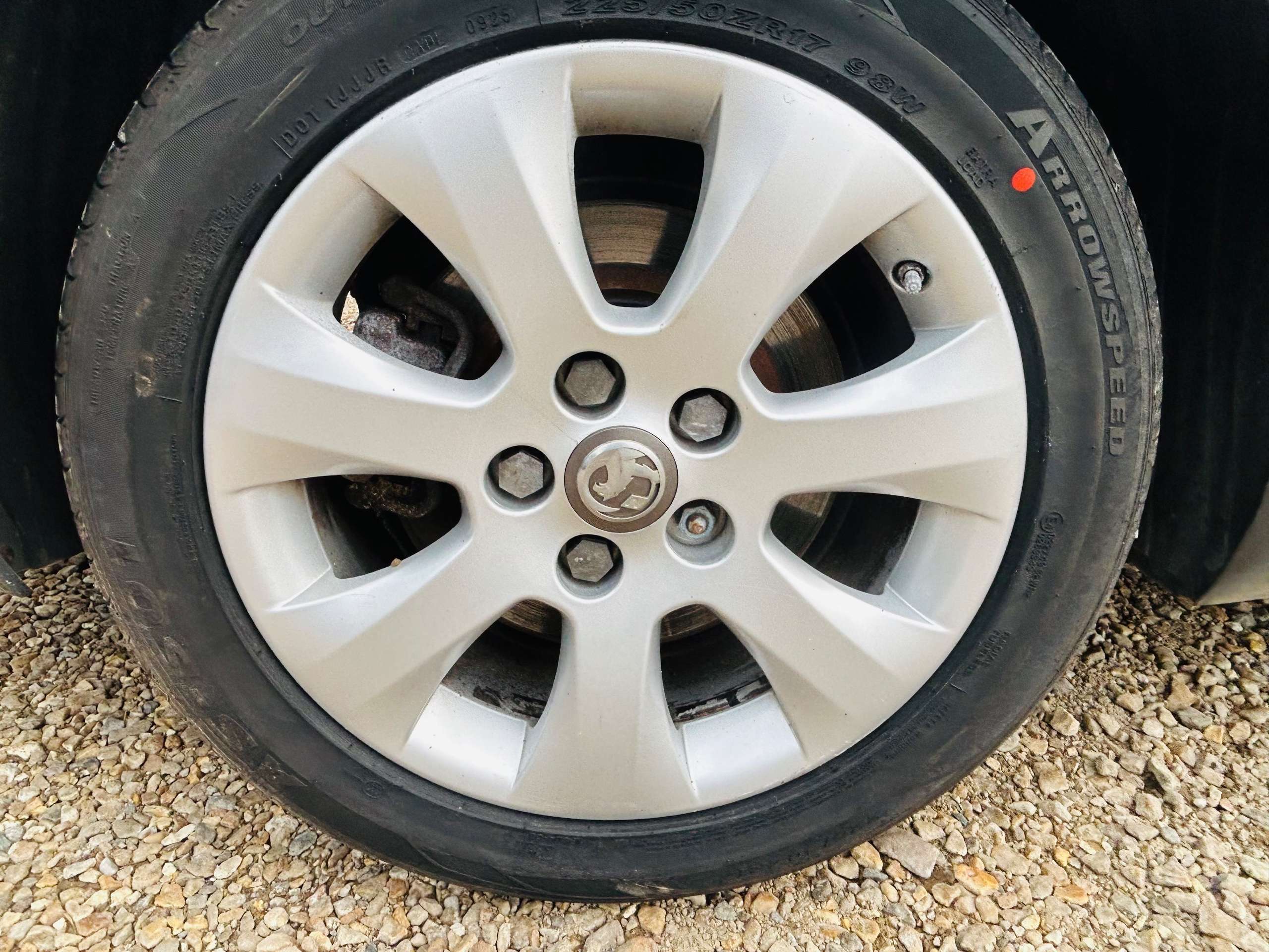 A 2014 VAUXHALL INSIGNIA 2.0 CDTi ecoFLEX SRi Nav Sports Tourer 5dr Diesel Manual Euro 5 (s/s) (140 ps) A 2014 VAUXHALL INSIGNIA 2.0 CDTi ecoFLEX SRi Nav Sports Tourer 5dr Diesel Manual Euro 5 (s/s) (140 ps)