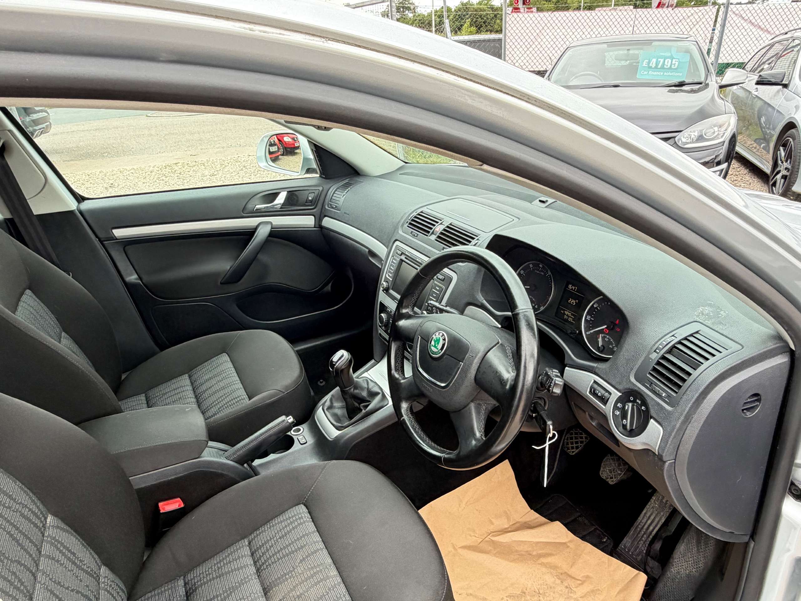 A 2011 SKODA OCTAVIA 1.4 TSI Elegance Estate 5dr Petrol Manual Euro 5 (122 ps) A 2011 SKODA OCTAVIA 1.4 TSI Elegance Estate 5dr Petrol Manual Euro 5 (122 ps)