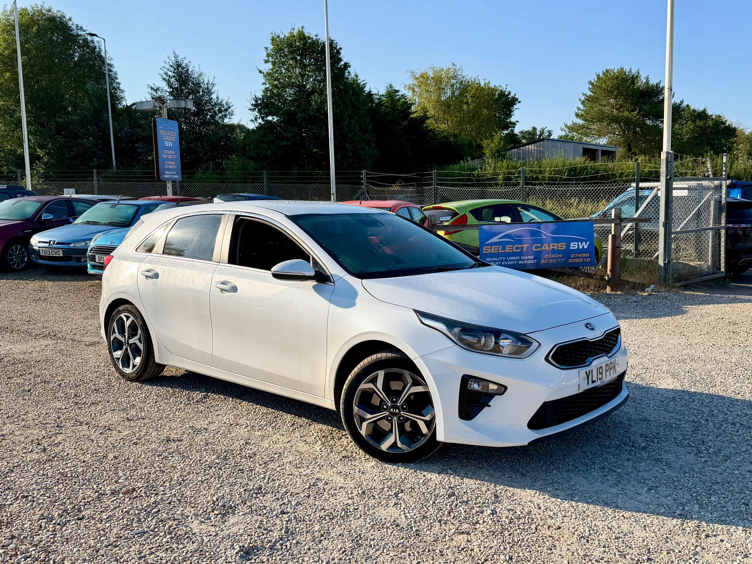 A 2019 KIA CEED 1.6 CRDi 3 Hatchback 5dr Diesel DCT Euro 6 (s/s) (114 bhp) A 2019 KIA CEED 1.6 CRDi 3 Hatchback 5dr Diesel DCT Euro 6 (s/s) (114 bhp)