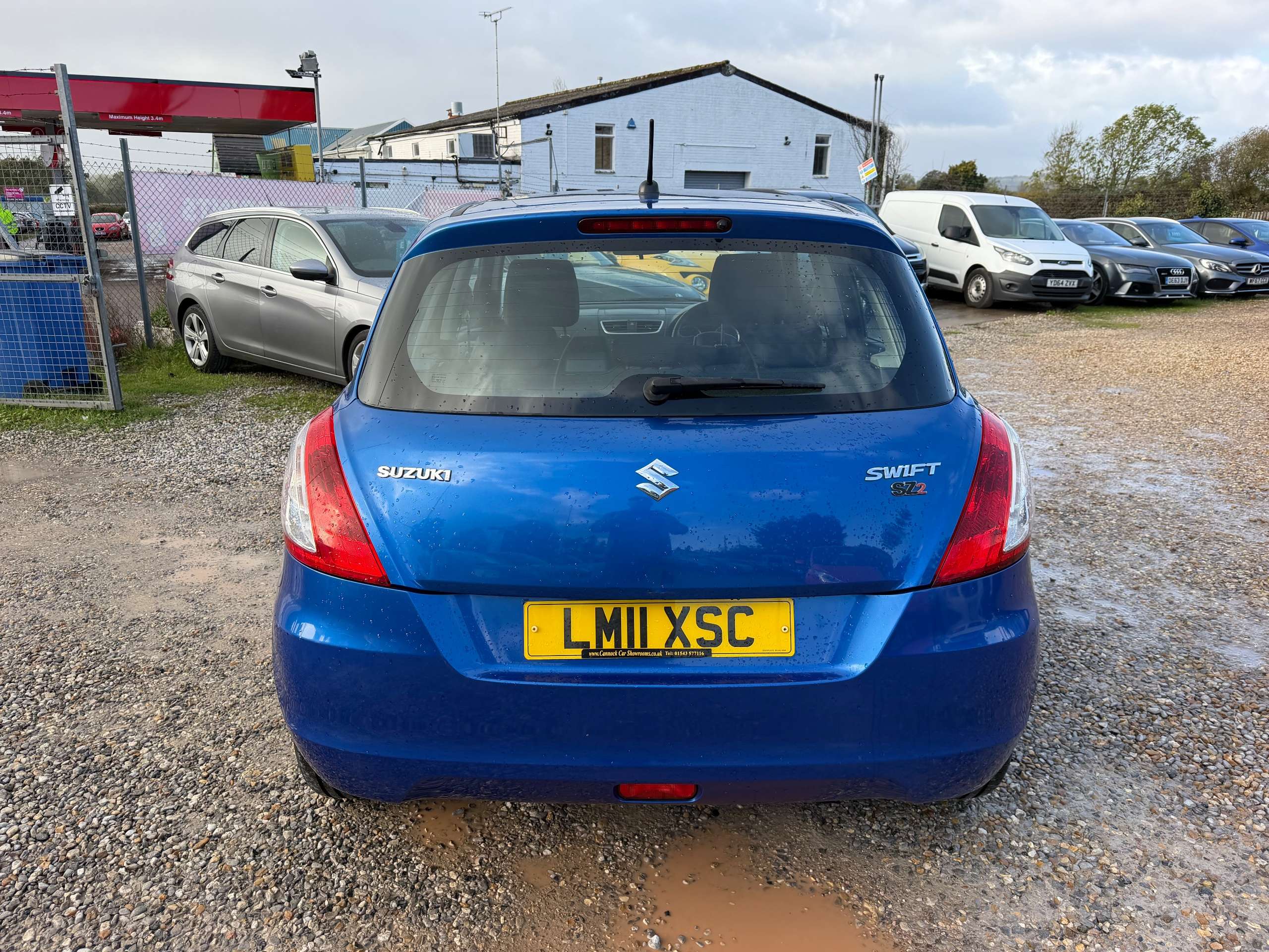 2011 SUZUKI SWIFT 2011 SUZUKI SWIFT