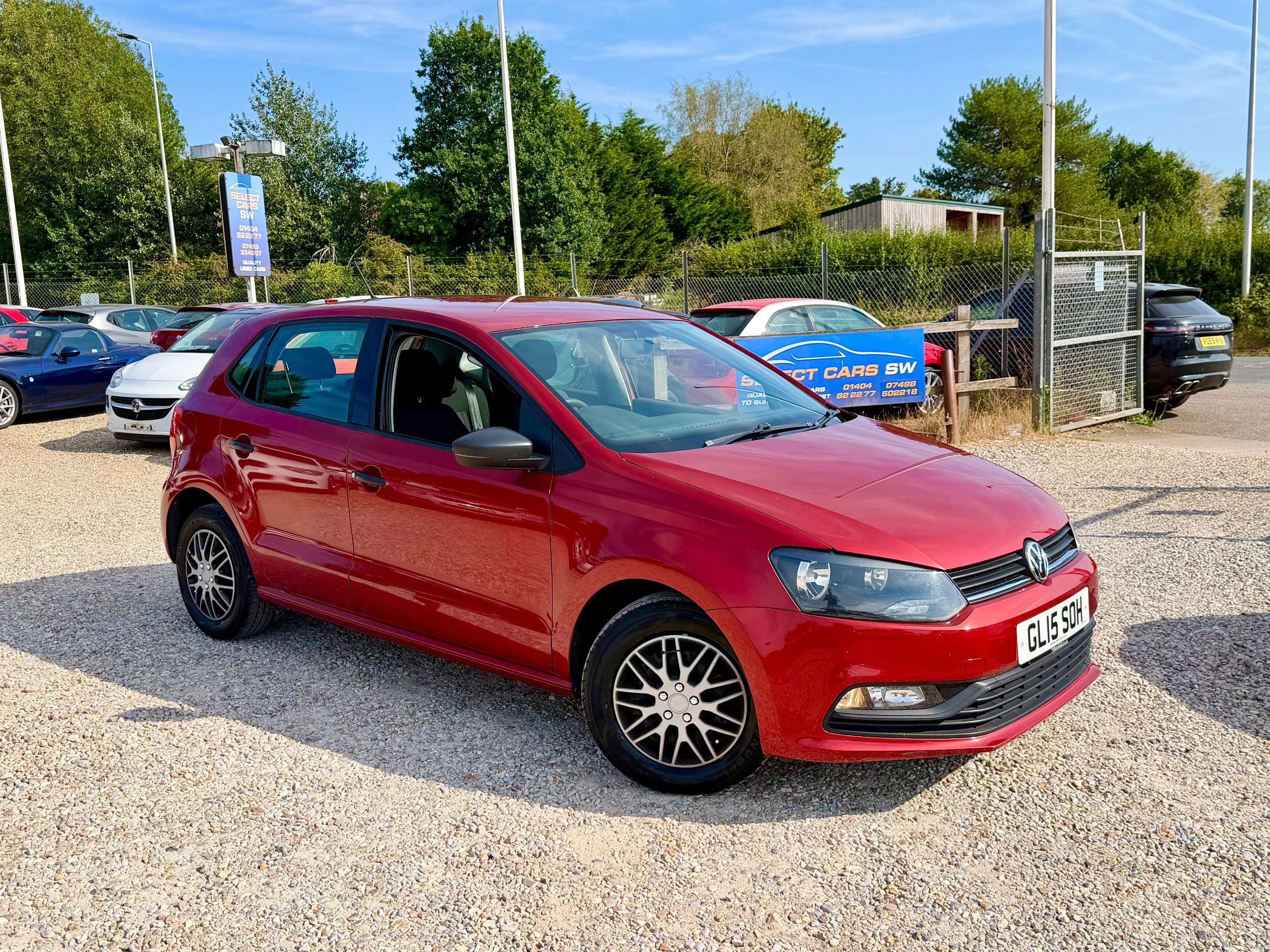 A 2015 VOLKSWAGEN POLO 1.0 BlueMotion Tech S Hatchback 5dr Petrol Manual Euro 6 (s/s) (A/C) (60 ps) A 2015 VOLKSWAGEN POLO 1.0 BlueMotion Tech S Hatchback 5dr Petrol Manual Euro 6 (s/s) (A/C) (60 ps)