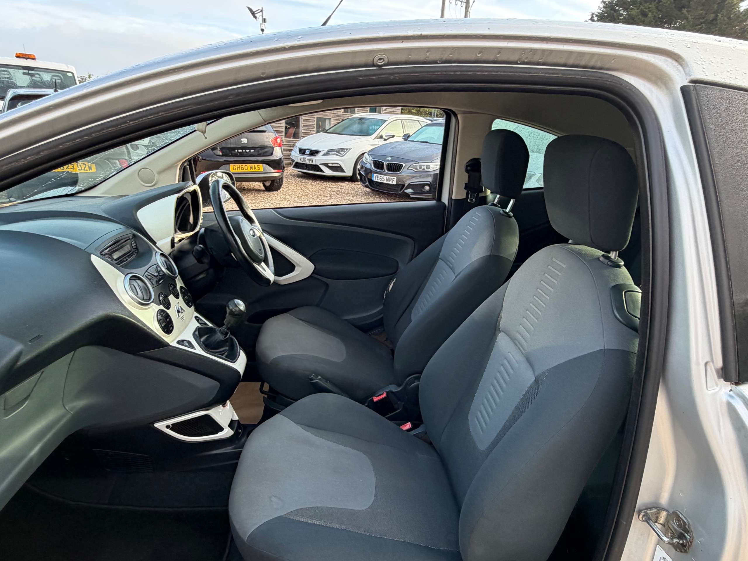 2011 FORD KA 2011 FORD KA
