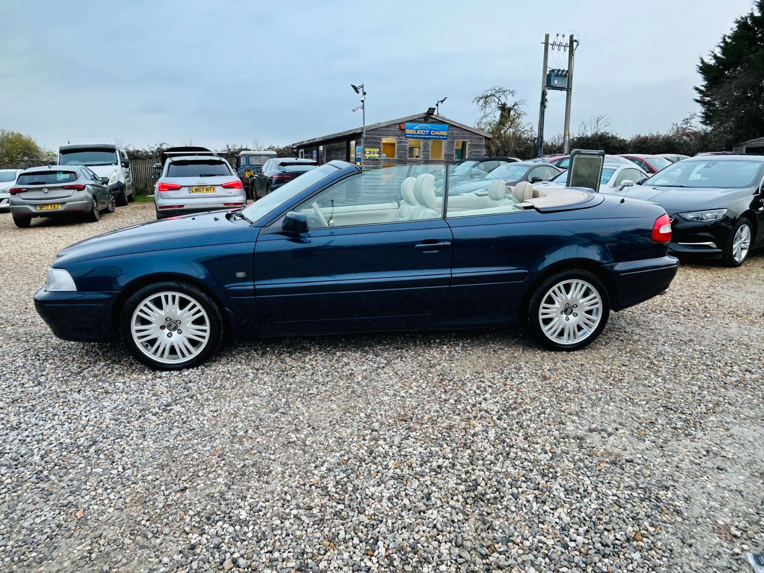 2005 VOLVO C70 2005 VOLVO C70