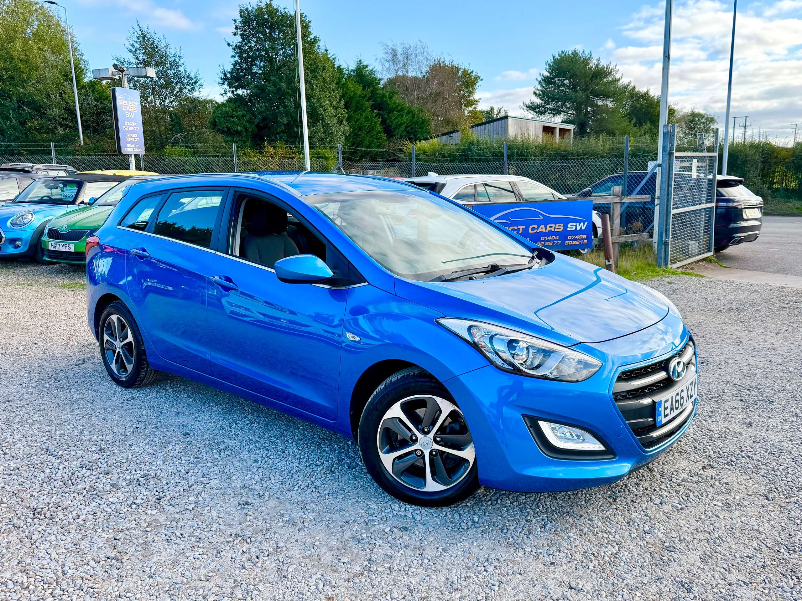 A 2016 HYUNDAI I30 1.6 SE Tourer 5dr Petrol Manual Euro 6 (120 ps) A 2016 HYUNDAI I30 1.6 SE Tourer 5dr Petrol Manual Euro 6 (120 ps)