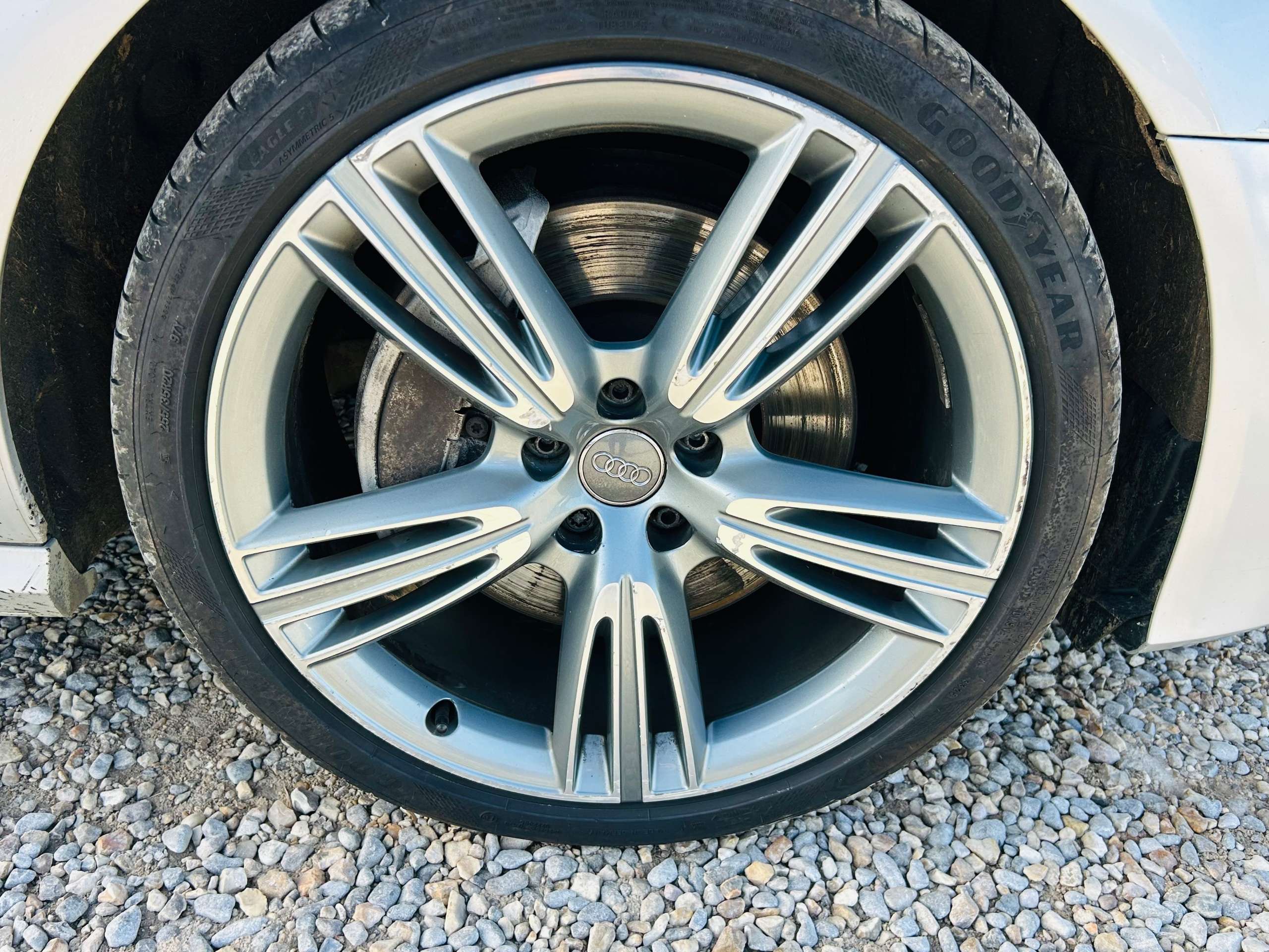 A 2014 AUDI A6 SALOON 3.0 BiTDI V6 S line Saloon 4dr Diesel Tiptronic quattro Euro 5 (s/s) (313 ps) A 2014 AUDI A6 SALOON 3.0 BiTDI V6 S line Saloon 4dr Diesel Tiptronic quattro Euro 5 (s/s) (313 ps)
