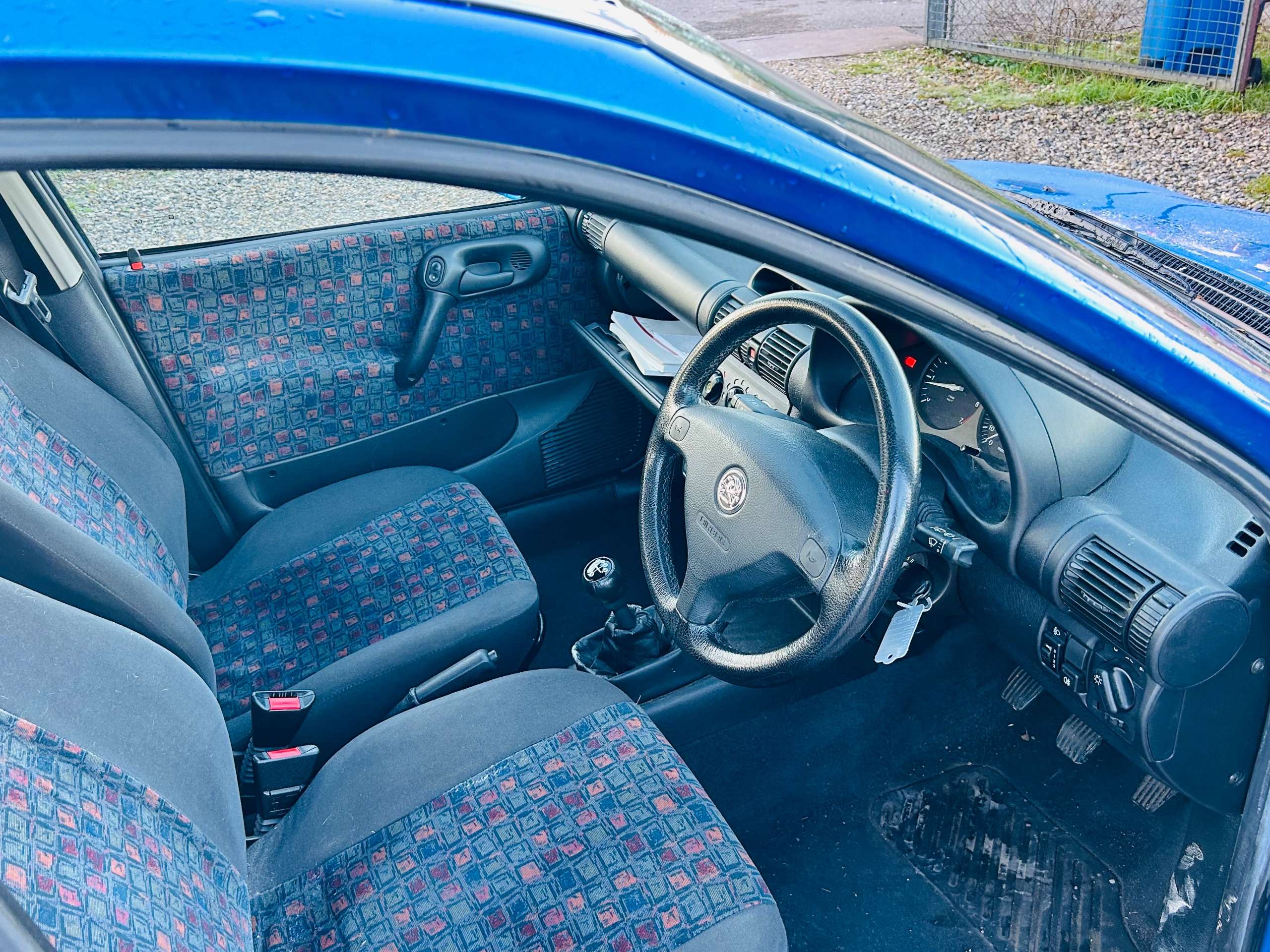 A 2000 VAUXHALL CORSA 1.4i CDX Hatchback 5dr Petrol Manual (179 g/km, 89 bhp) A 2000 VAUXHALL CORSA 1.4i CDX Hatchback 5dr Petrol Manual (179 g/km, 89 bhp)