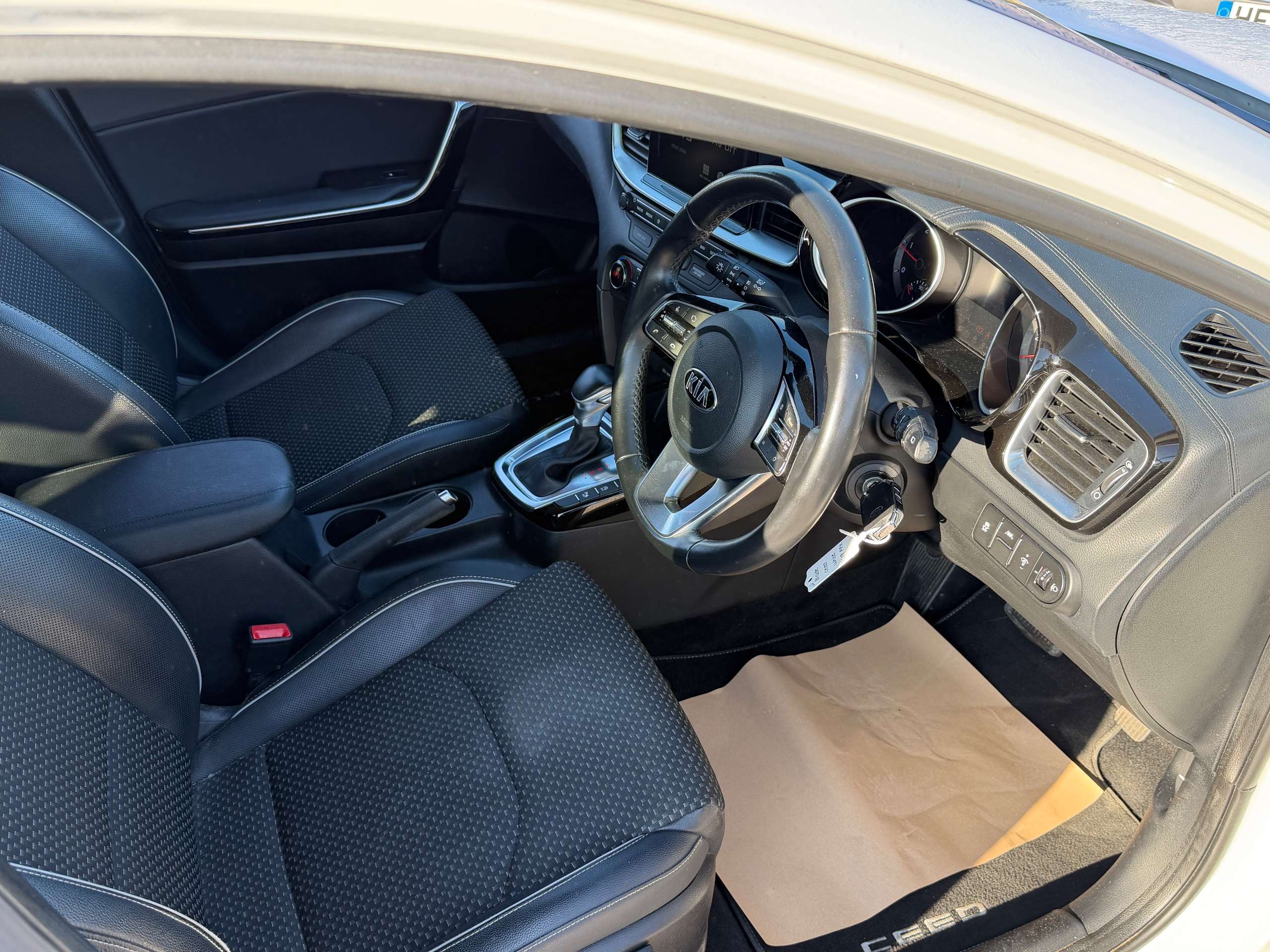 A 2019 KIA CEED 1.6 CRDi 3 Hatchback 5dr Diesel DCT Euro 6 (s/s) (114 bhp) A 2019 KIA CEED 1.6 CRDi 3 Hatchback 5dr Diesel DCT Euro 6 (s/s) (114 bhp)