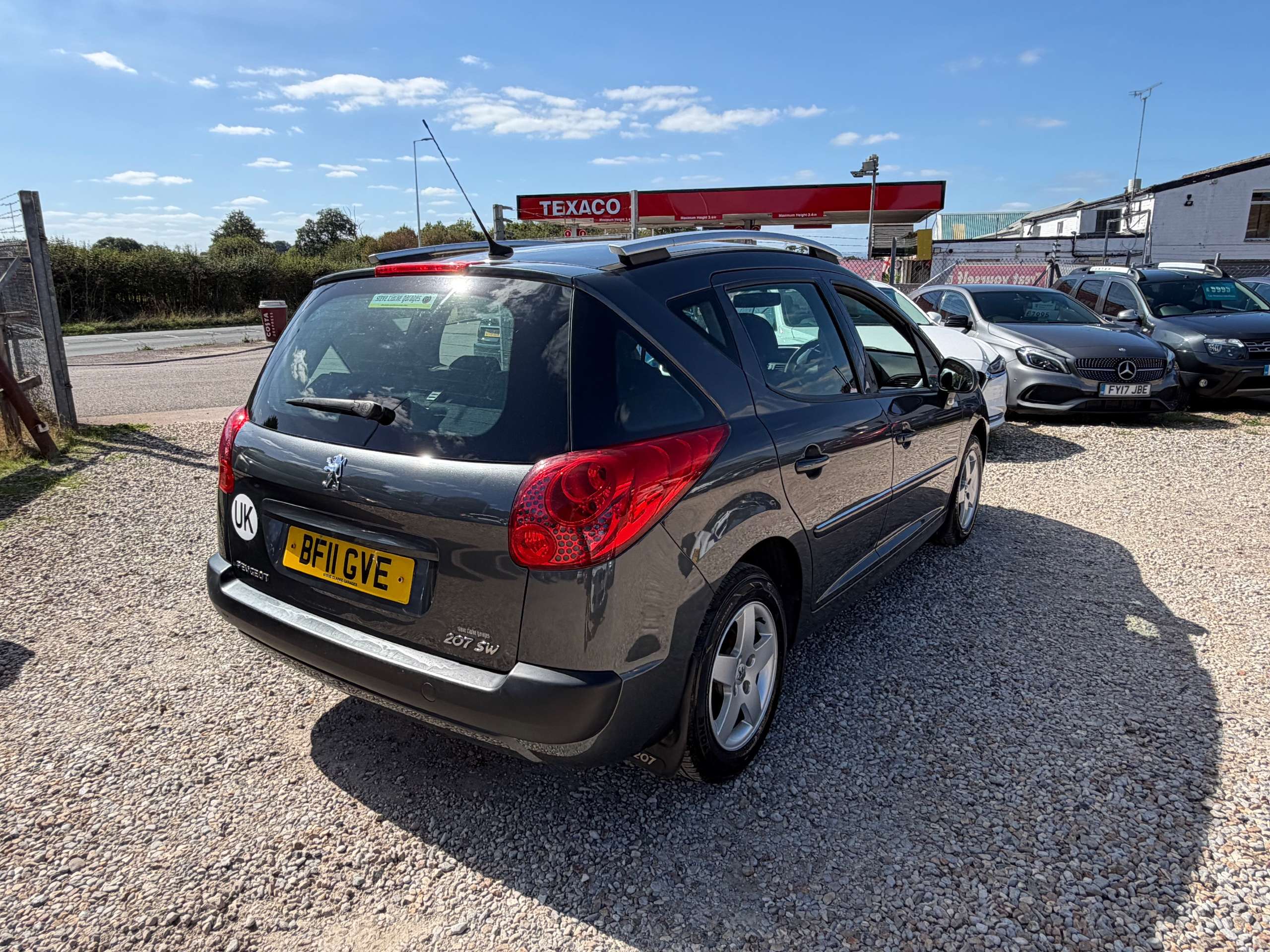 A 2011 PEUGEOT 207 SW 1.4 VTi Millesim Estate 5dr Petrol Manual Euro 5 (95 ps) A 2011 PEUGEOT 207 SW 1.4 VTi Millesim Estate 5dr Petrol Manual Euro 5 (95 ps)