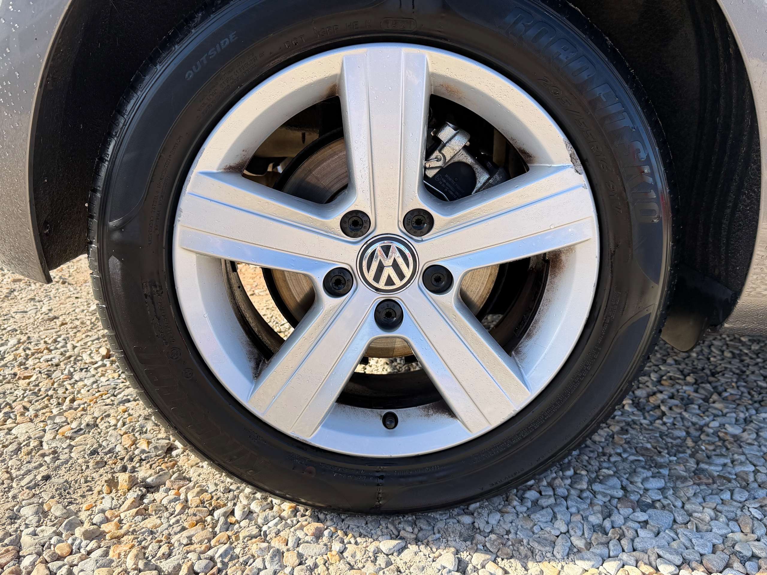 A 2014 VOLKSWAGEN GOLF 1.6 TDI BlueMotion Tech Match Hatchback 5dr Diesel Manual Euro 5 (s/s) (105 ps) A 2014 VOLKSWAGEN GOLF 1.6 TDI BlueMotion Tech Match Hatchback 5dr Diesel Manual Euro 5 (s/s) (105 ps)