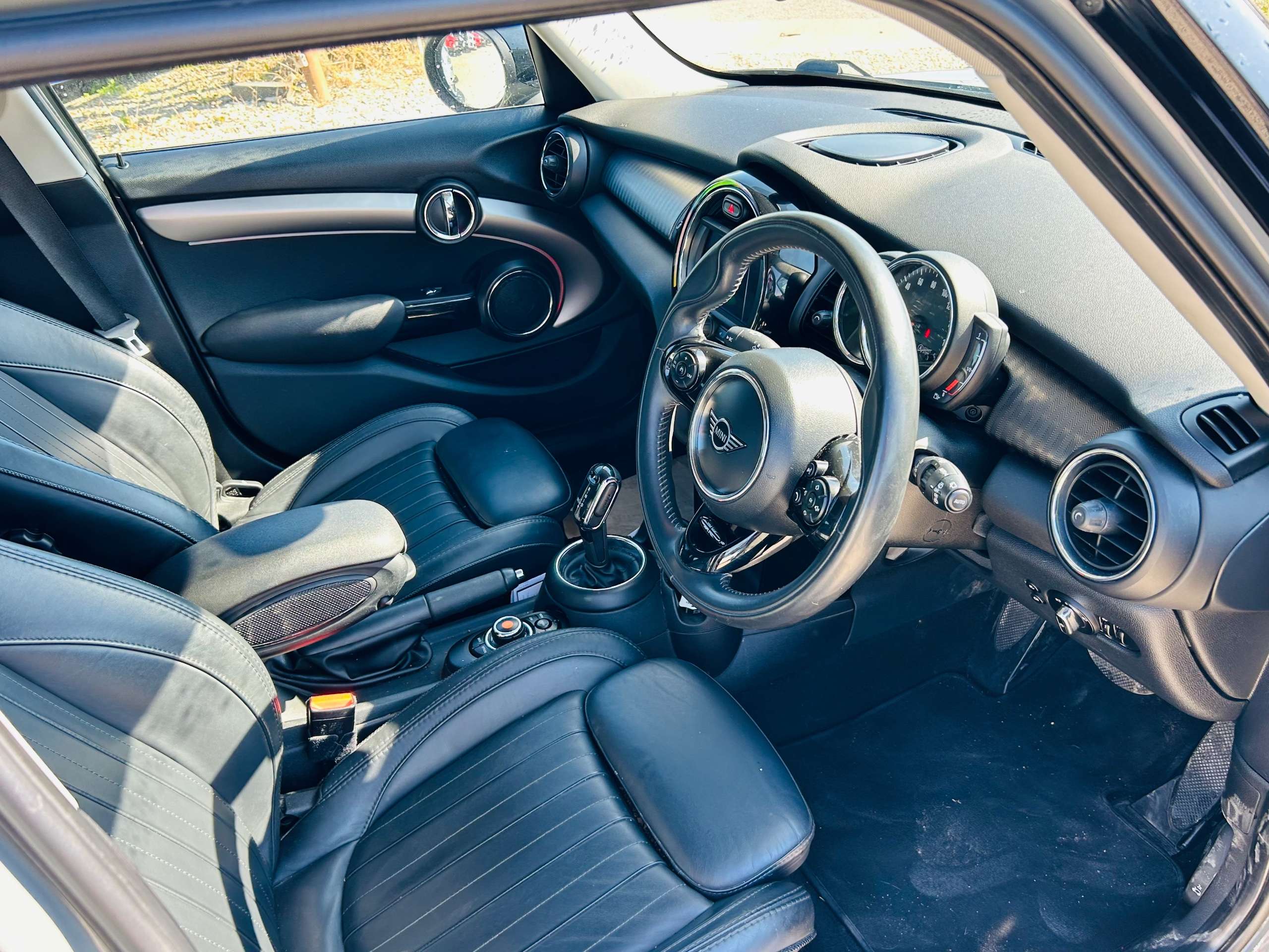 A 2019 MINI HATCH 1.5 Cooper Exclusive Hatchback 5dr Petrol Steptronic Euro 6 (s/s) (136 ps) A 2019 MINI HATCH 1.5 Cooper Exclusive Hatchback 5dr Petrol Steptronic Euro 6 (s/s) (136 ps)