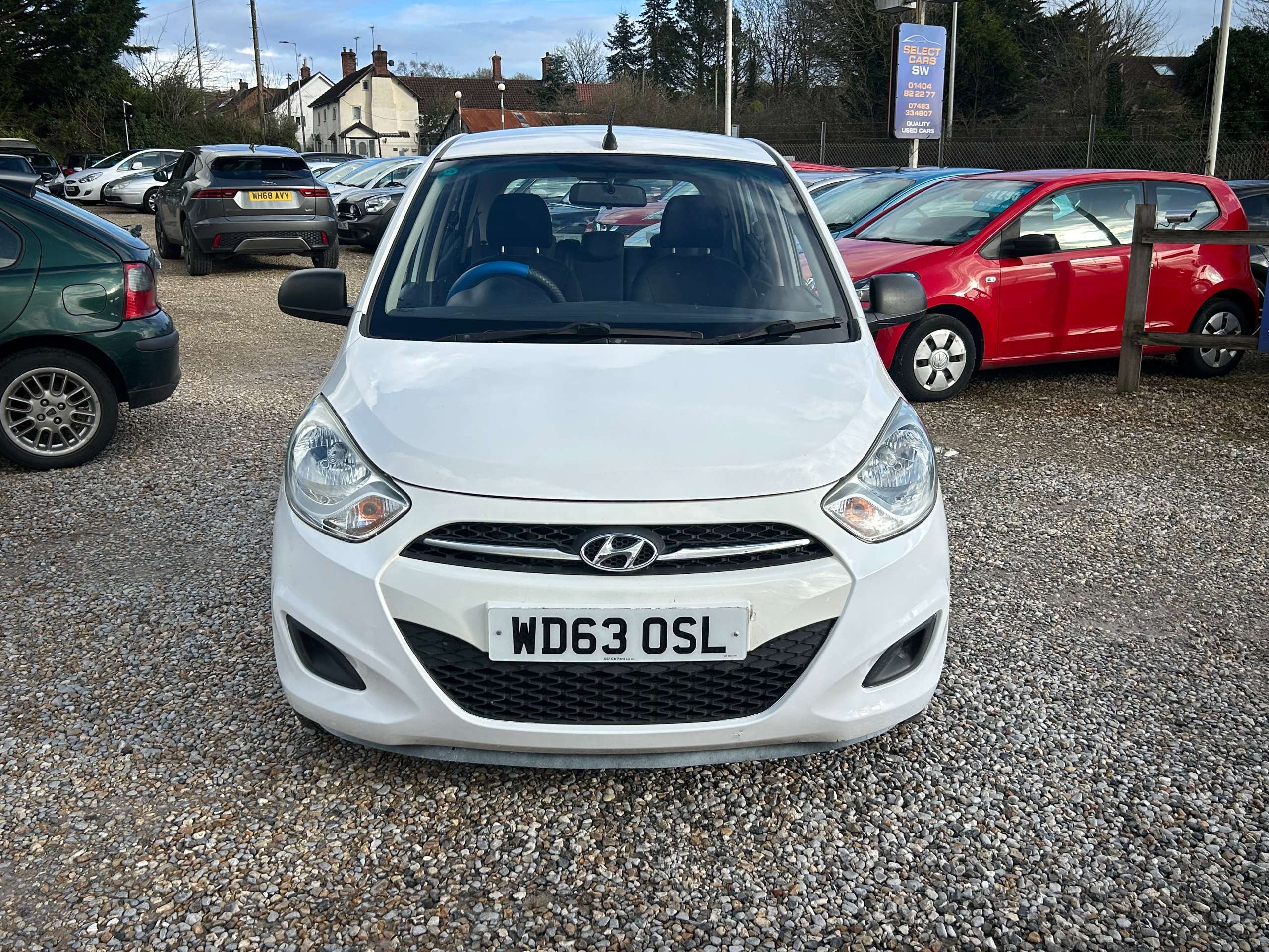 A 2013 HYUNDAI I10 1.2 Classic Hatchback 5dr Petrol Manual Euro 5 (85 bhp) A 2013 HYUNDAI I10 1.2 Classic Hatchback 5dr Petrol Manual Euro 5 (85 bhp)