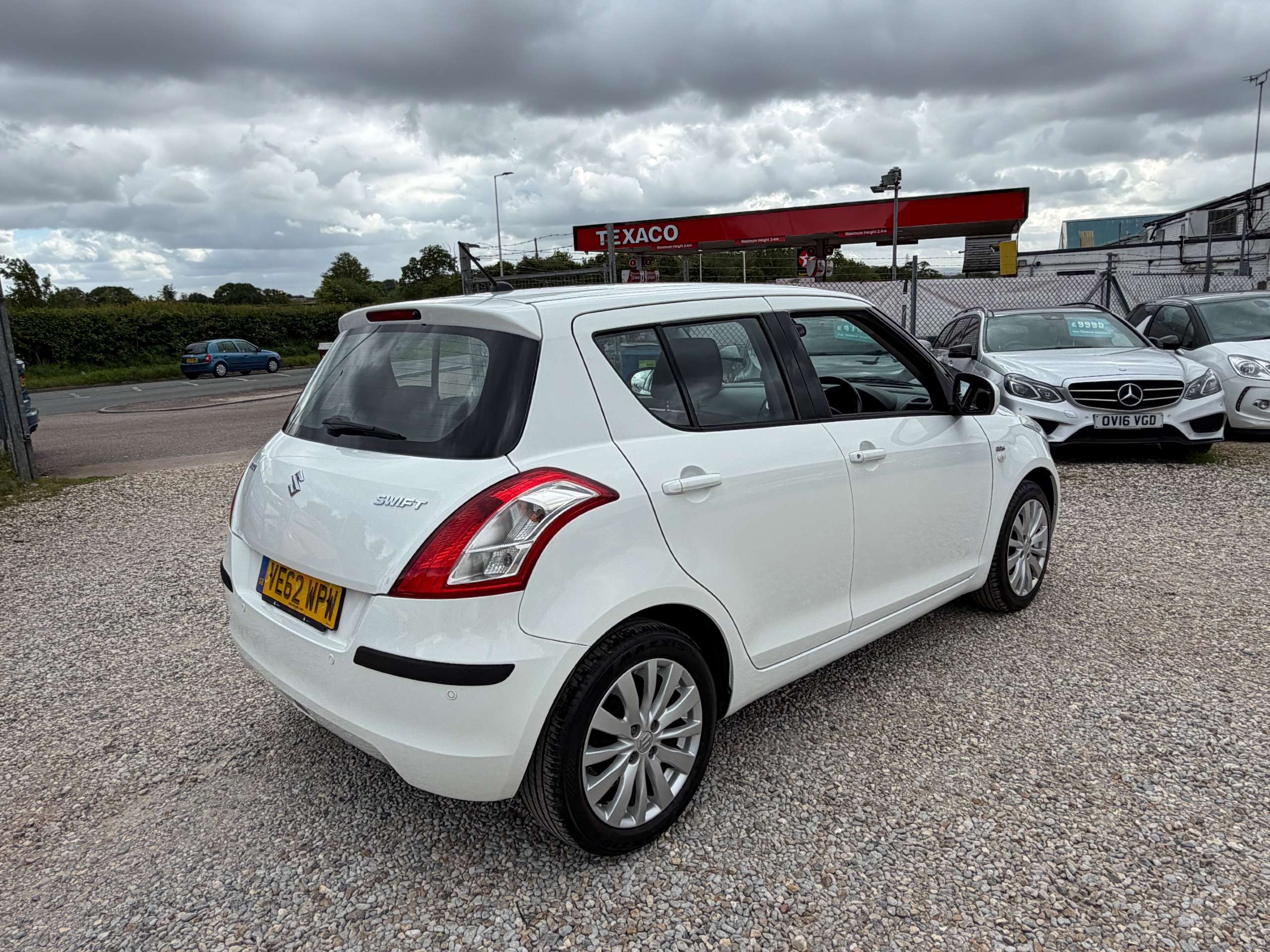 2012 SUZUKI SWIFT 2012 SUZUKI SWIFT