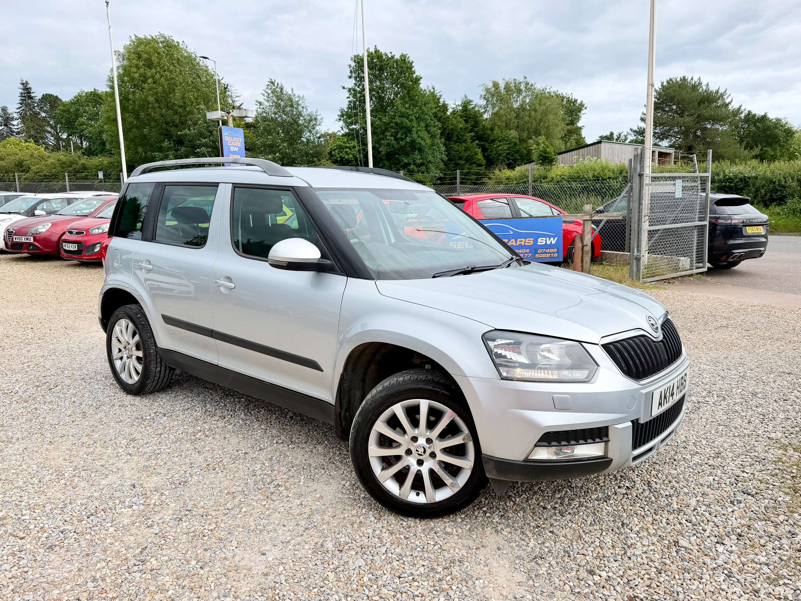 A 2014 SKODA YETI 2.0 TDI SE Outdoor 5dr Diesel Manual Euro 5 (110 ps) A 2014 SKODA YETI 2.0 TDI SE Outdoor 5dr Diesel Manual Euro 5 (110 ps)
