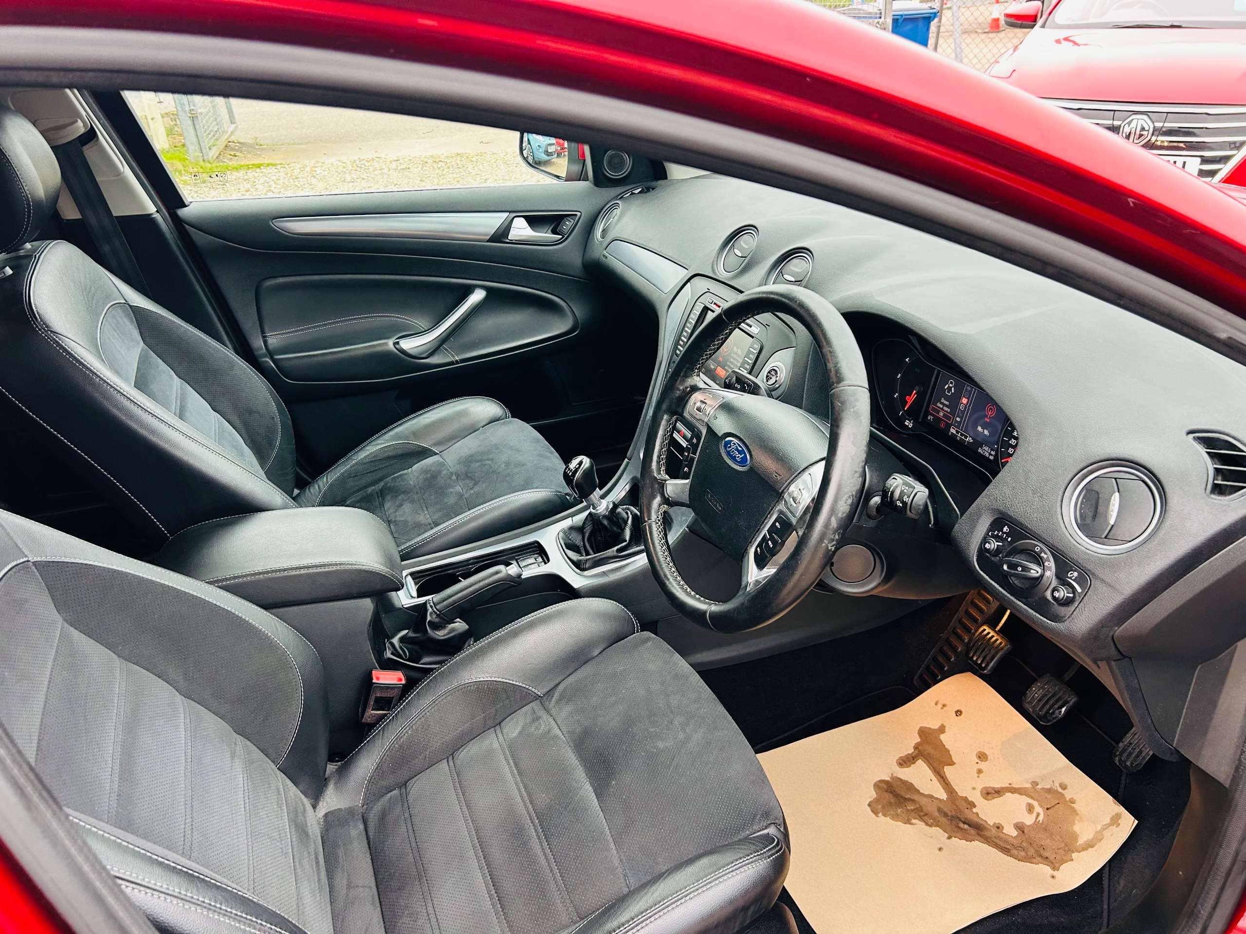 A 2014 FORD MONDEO 1.6 TDCi ECOnetic Titanium X Business Edition Hatchback 5dr Diesel Manual Euro 5 (s/s) (115 ps) A 2014 FORD MONDEO 1.6 TDCi ECOnetic Titanium X Business Edition Hatchback 5dr Diesel Manual Euro 5 (s/s) (115 ps)