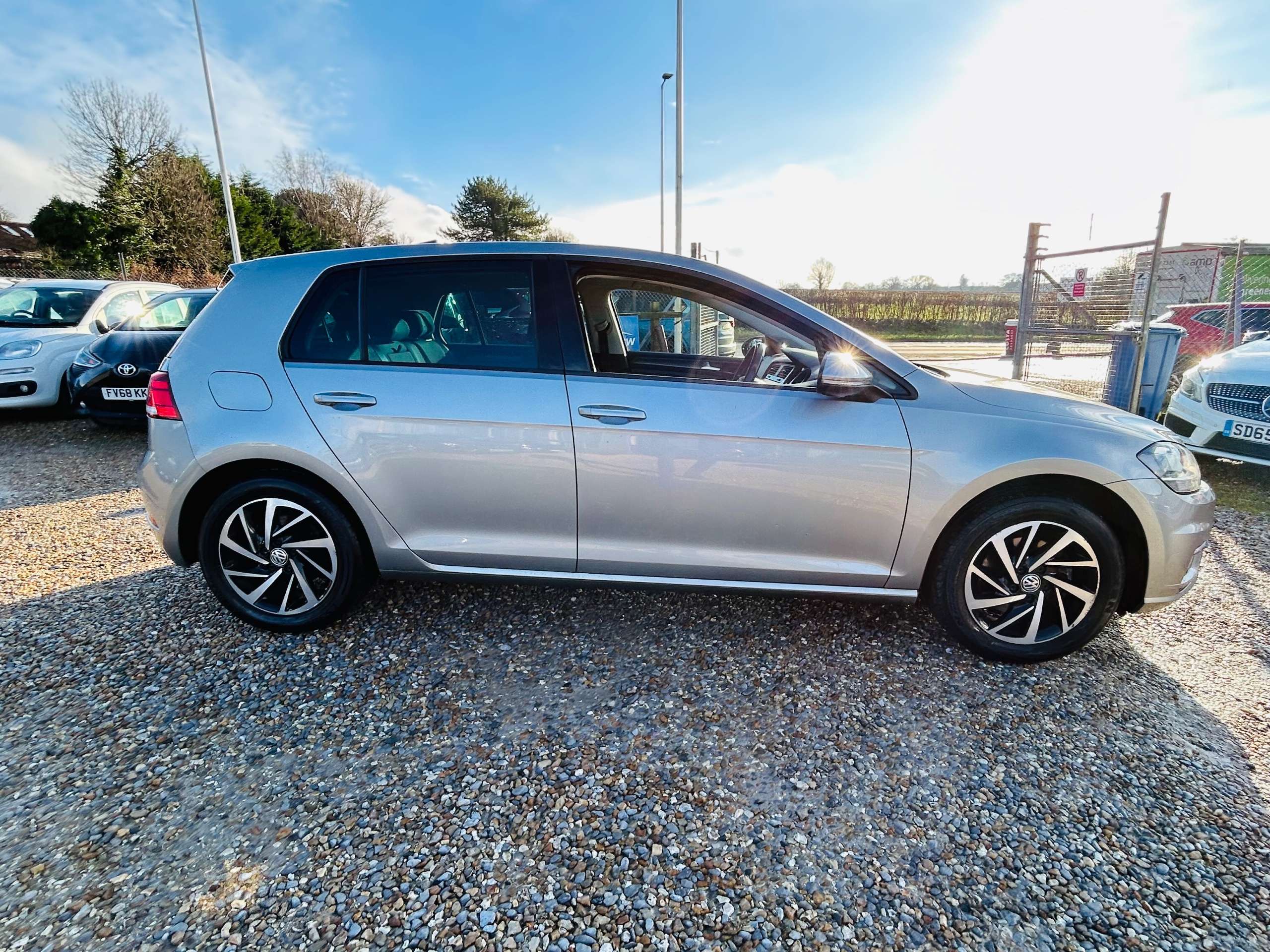 2019 VOLKSWAGEN GOLF 2019 VOLKSWAGEN GOLF