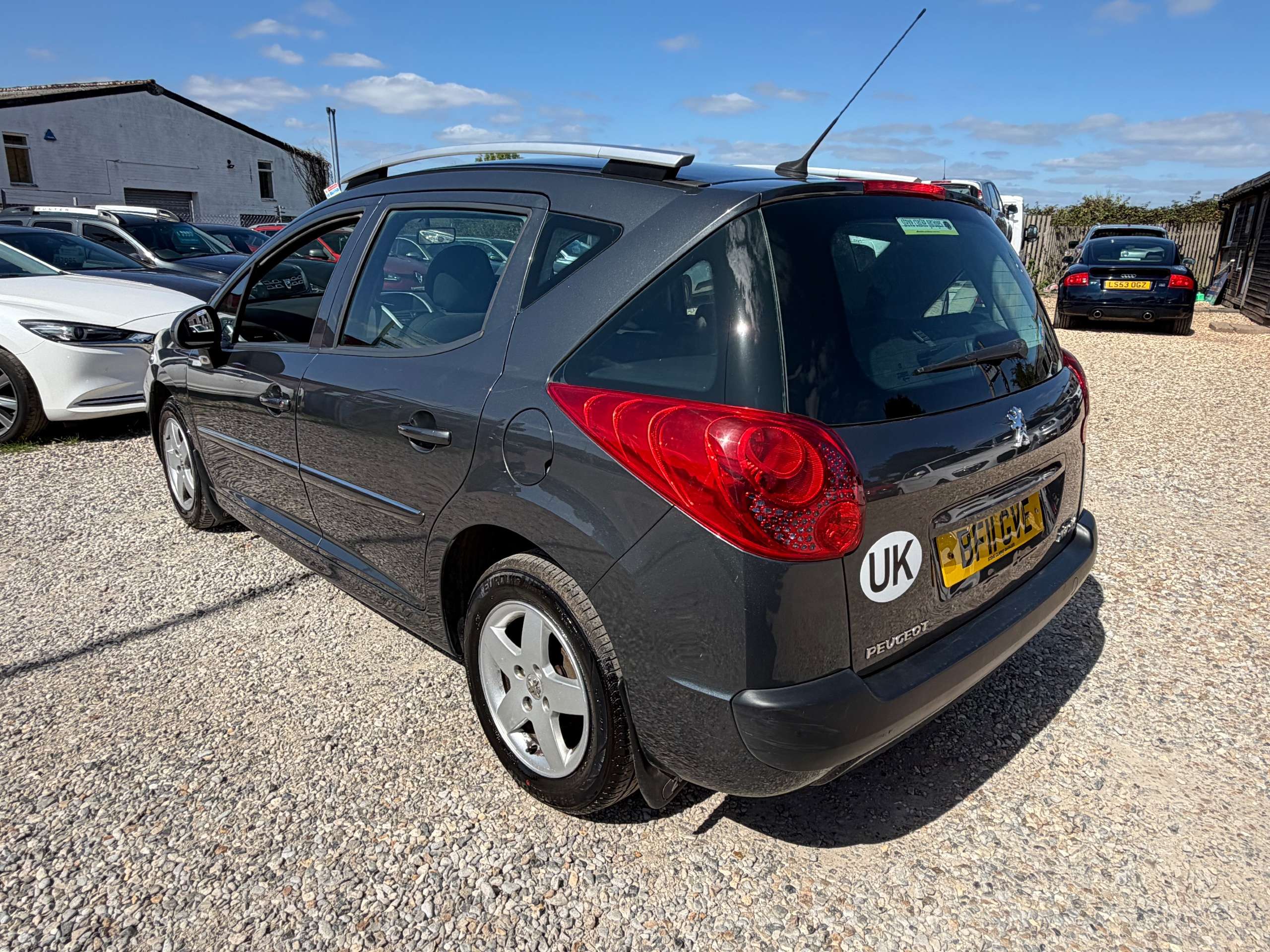 2011 PEUGEOT 207 SW 2011 PEUGEOT 207 SW