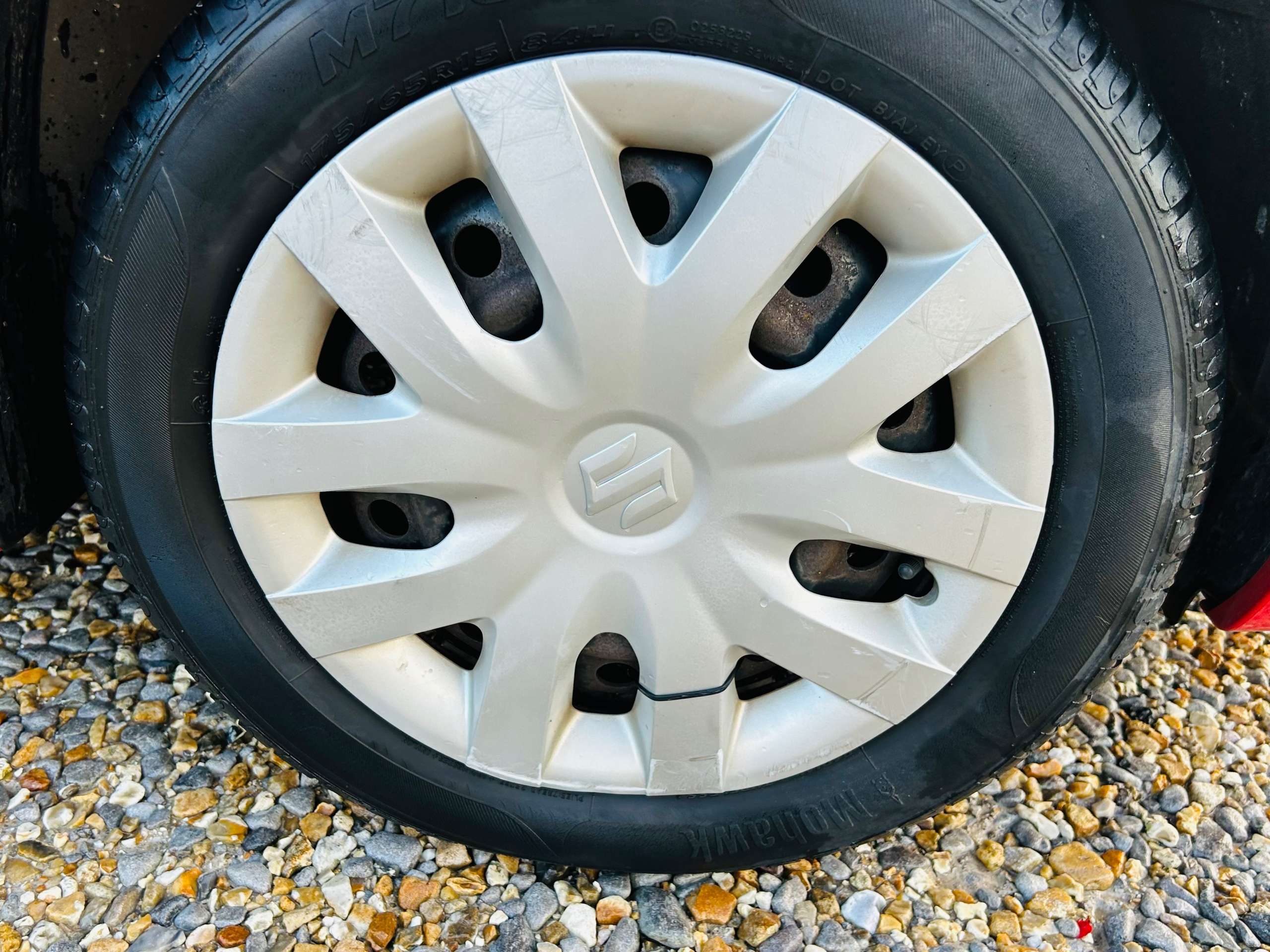 A 2013 SUZUKI SWIFT 1.2 SZ2 Hatchback 5dr Petrol Manual Euro 5 (94 ps) A 2013 SUZUKI SWIFT 1.2 SZ2 Hatchback 5dr Petrol Manual Euro 5 (94 ps)