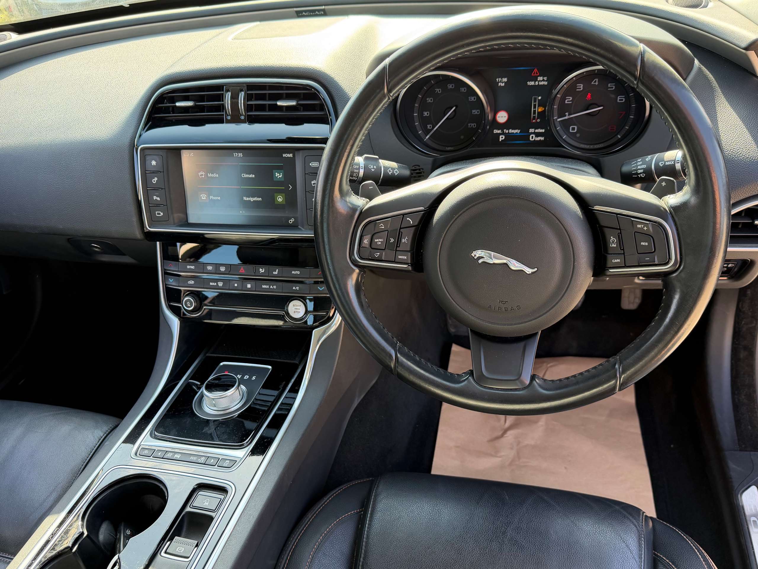 2015 JAGUAR XE 2015 JAGUAR XE