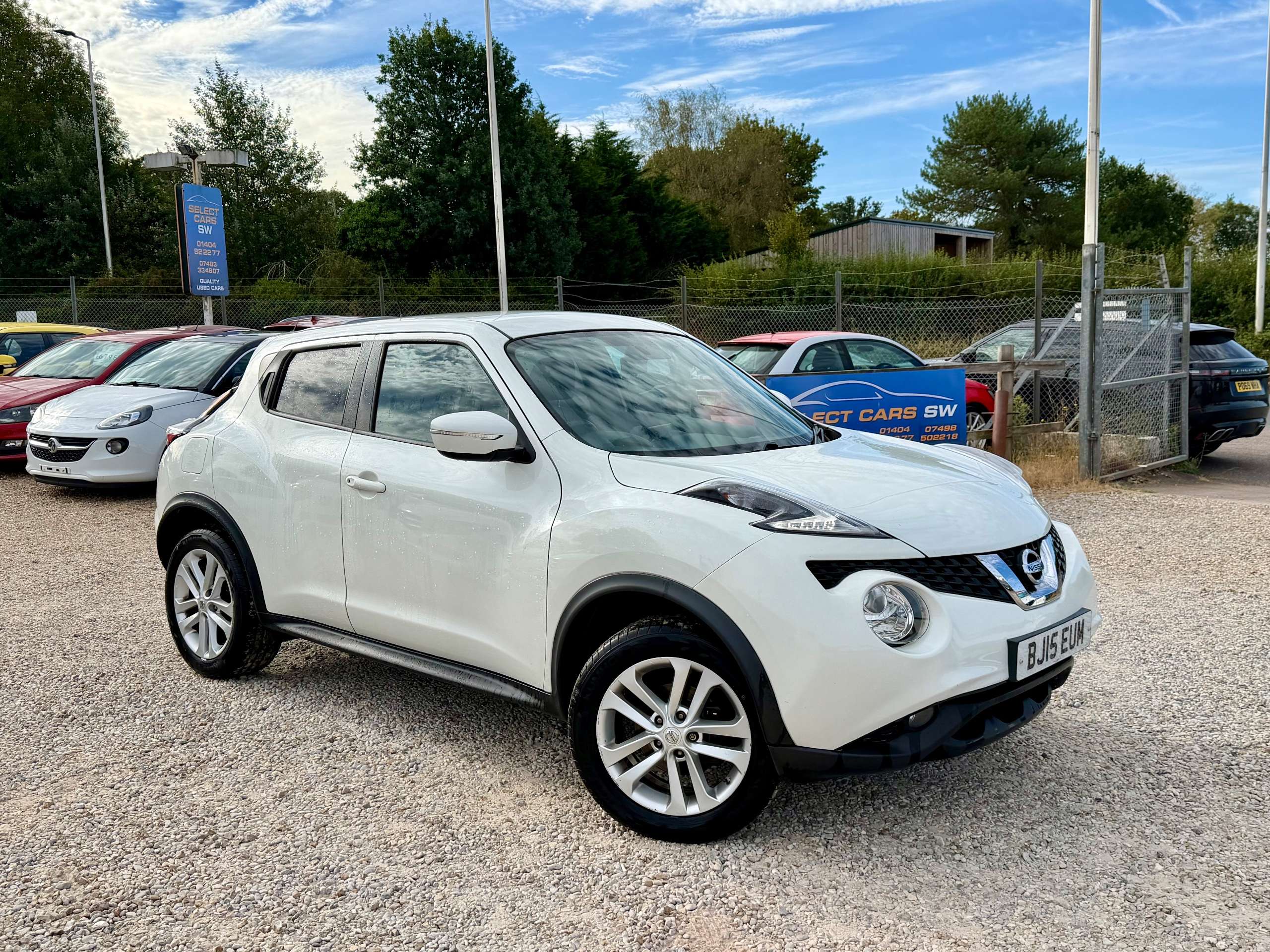 A 2015 NISSAN JUKE 1.5 dCi 8v Acenta Premium SUV 5dr Diesel Manual Euro 5 (s/s) (110 ps) A 2015 NISSAN JUKE 1.5 dCi 8v Acenta Premium SUV 5dr Diesel Manual Euro 5 (s/s) (110 ps)