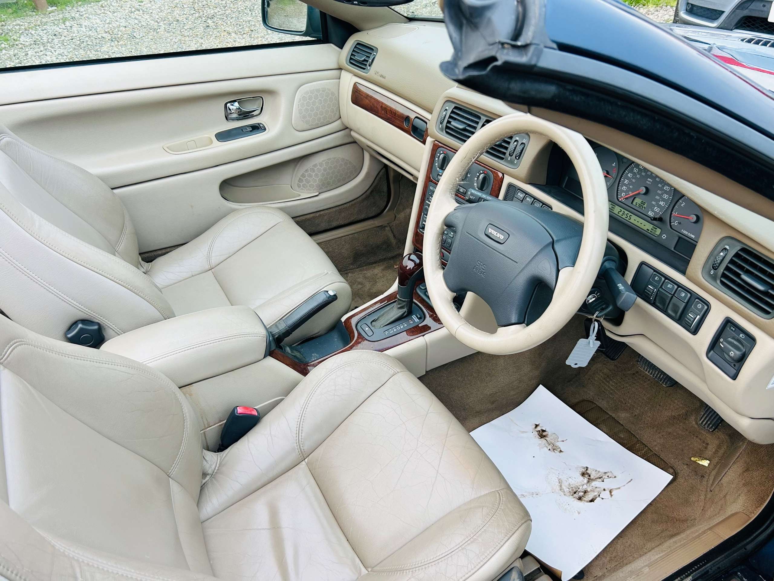 2005 VOLVO C70 2005 VOLVO C70