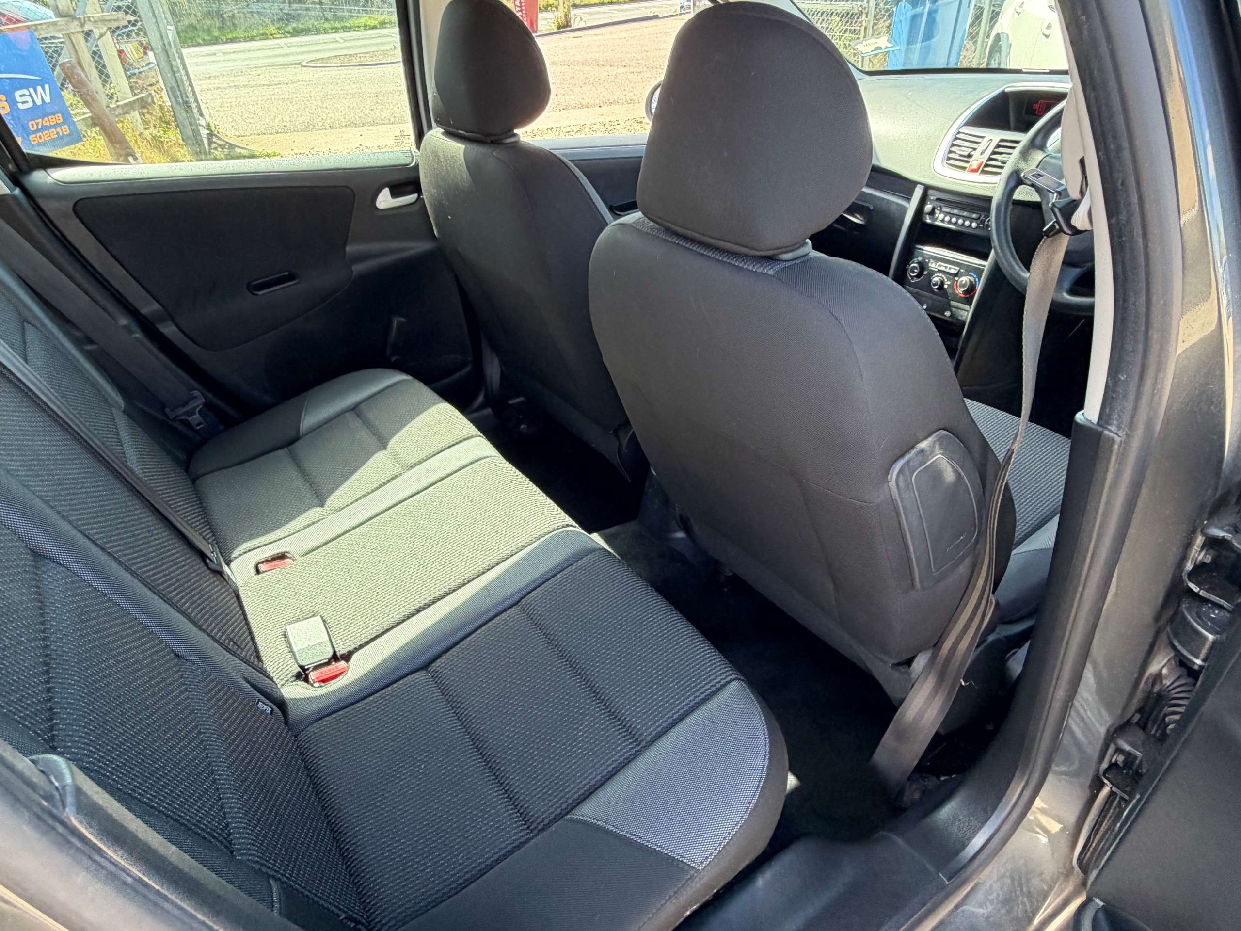 2011 PEUGEOT 207 SW 2011 PEUGEOT 207 SW