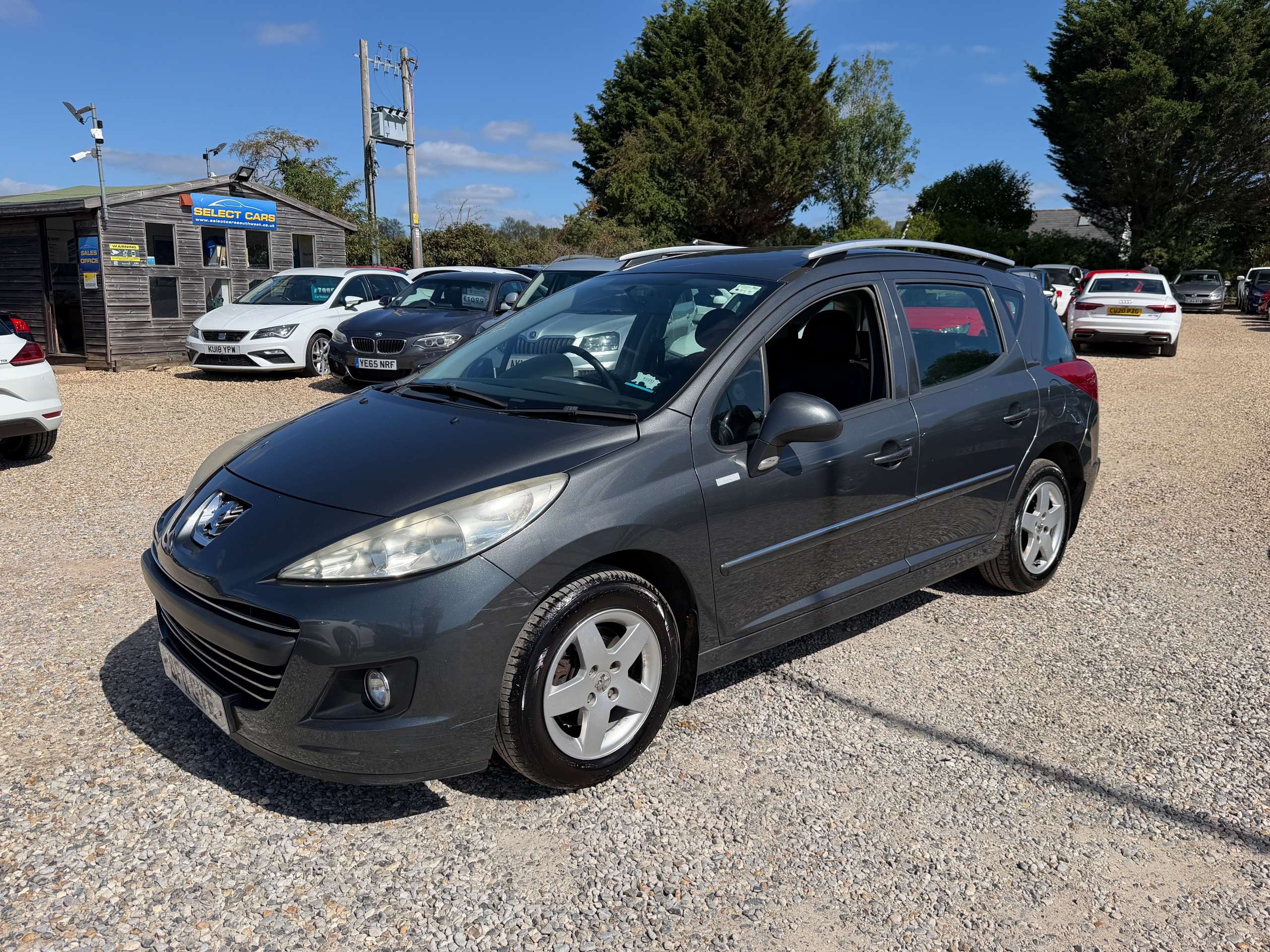 A 2011 PEUGEOT 207 SW 1.4 VTi Millesim Estate 5dr Petrol Manual Euro 5 (95 ps) A 2011 PEUGEOT 207 SW 1.4 VTi Millesim Estate 5dr Petrol Manual Euro 5 (95 ps)