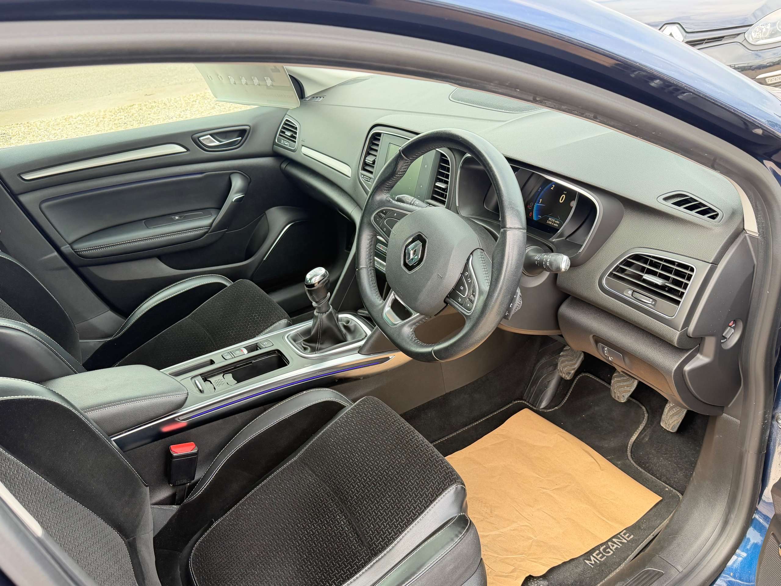 A 2016 RENAULT MEGANE 1.5 dCi Dynamique S Nav Hatchback 5dr Diesel Manual Euro 6 (s/s) (110 ps) A 2016 RENAULT MEGANE 1.5 dCi Dynamique S Nav Hatchback 5dr Diesel Manual Euro 6 (s/s) (110 ps)