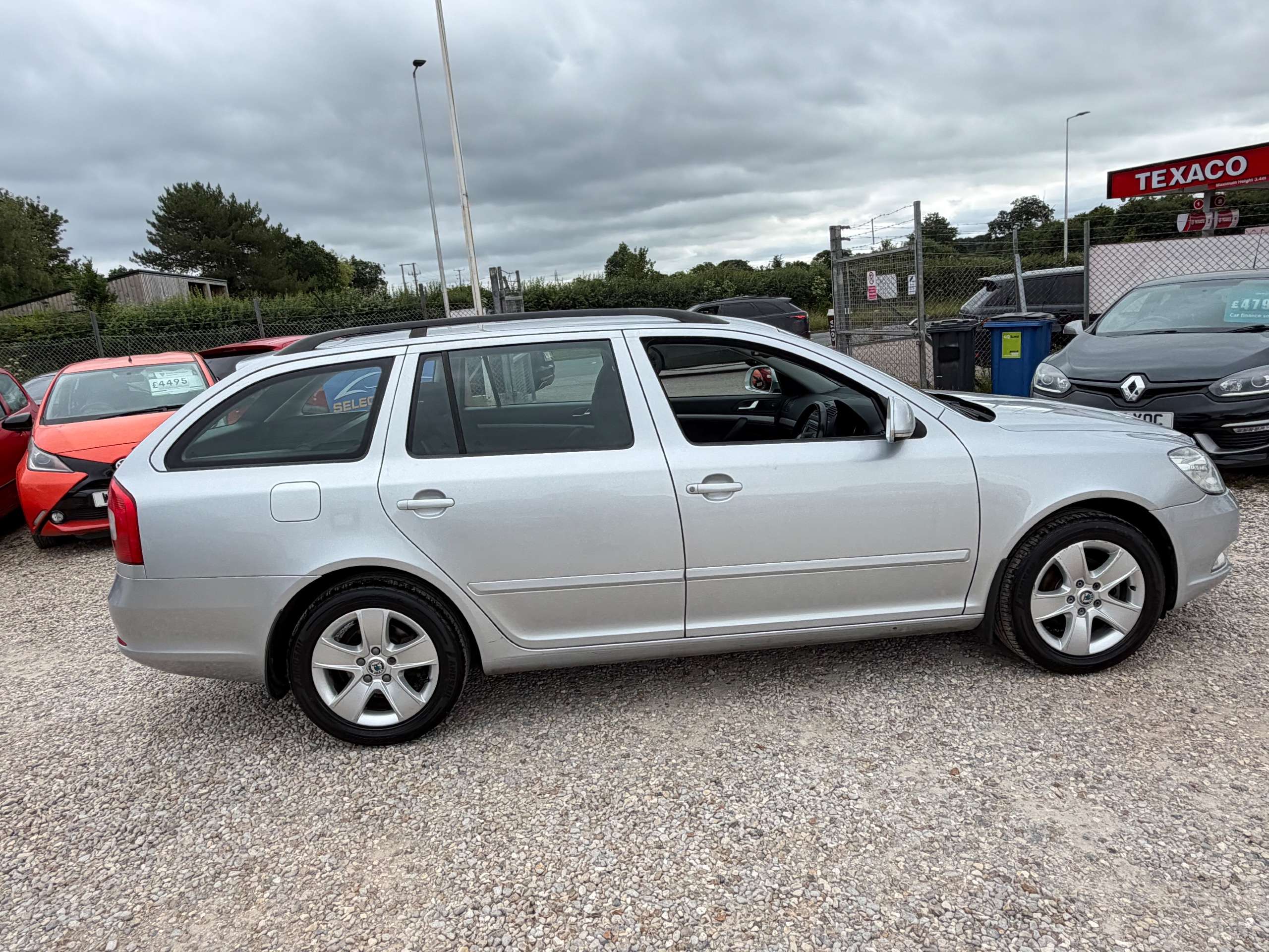 2011 SKODA OCTAVIA 2011 SKODA OCTAVIA