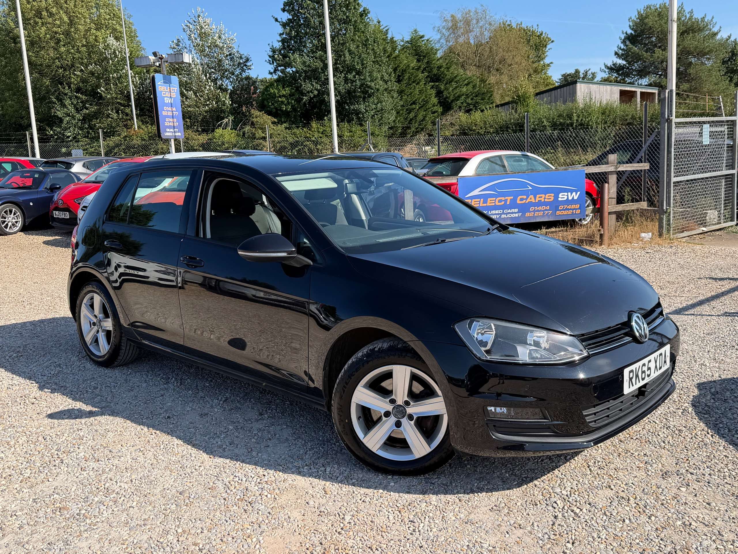 A 2015 VOLKSWAGEN GOLF 1.4 TSI BlueMotion Tech Match Hatchback 5dr Petrol Manual Euro 5 (s/s) (122 ps) A 2015 VOLKSWAGEN GOLF 1.4 TSI BlueMotion Tech Match Hatchback 5dr Petrol Manual Euro 5 (s/s) (122 ps)