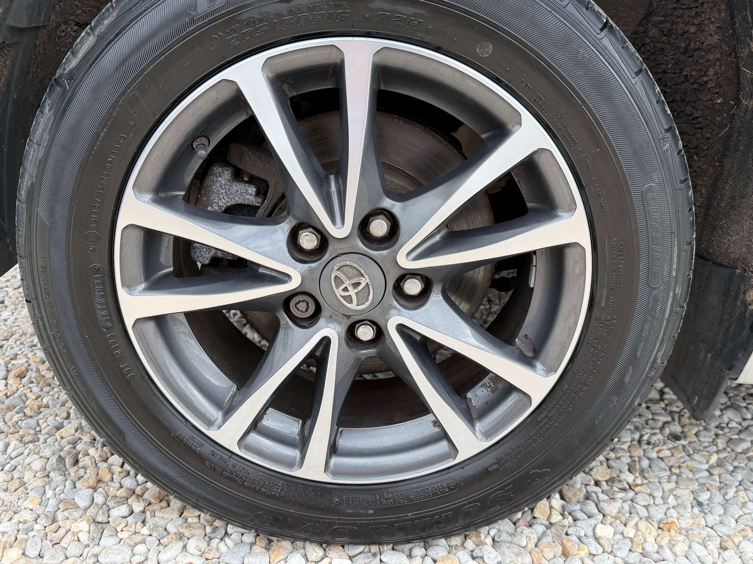 A 2014 TOYOTA VERSO 1.6 D-4D Icon MPV 5dr Diesel Manual Euro 5 (s/s) (110 bhp) A 2014 TOYOTA VERSO 1.6 D-4D Icon MPV 5dr Diesel Manual Euro 5 (s/s) (110 bhp)