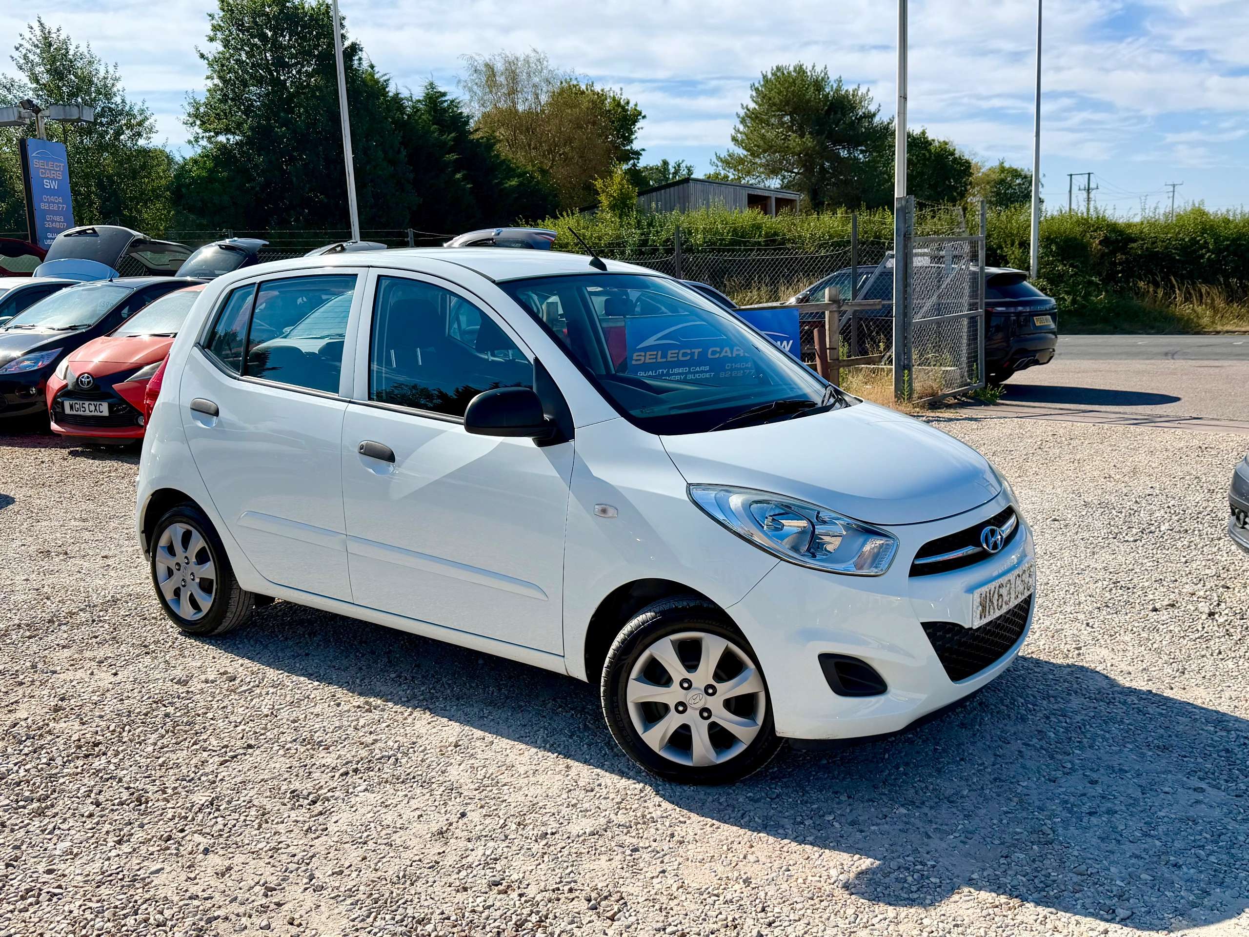 A 2013 HYUNDAI I10 1.2 Classic Hatchback 5dr Petrol Manual Euro 5 (85 bhp) A 2013 HYUNDAI I10 1.2 Classic Hatchback 5dr Petrol Manual Euro 5 (85 bhp)