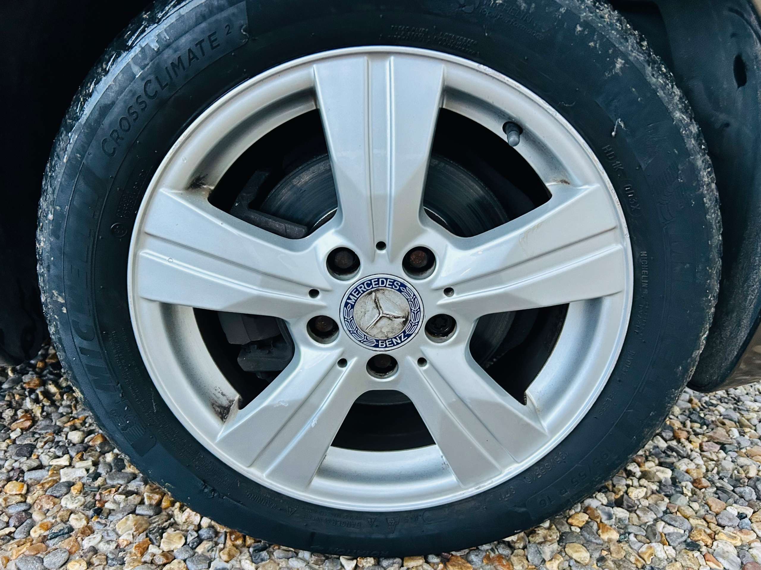 A 2011 MERCEDES-BENZ A CLASS 2.0 A180 CDI Avantgarde SE Hatchback 5dr Diesel CVT (144 g/km, 109 bhp) A 2011 MERCEDES-BENZ A CLASS 2.0 A180 CDI Avantgarde SE Hatchback 5dr Diesel CVT (144 g/km, 109 bhp)