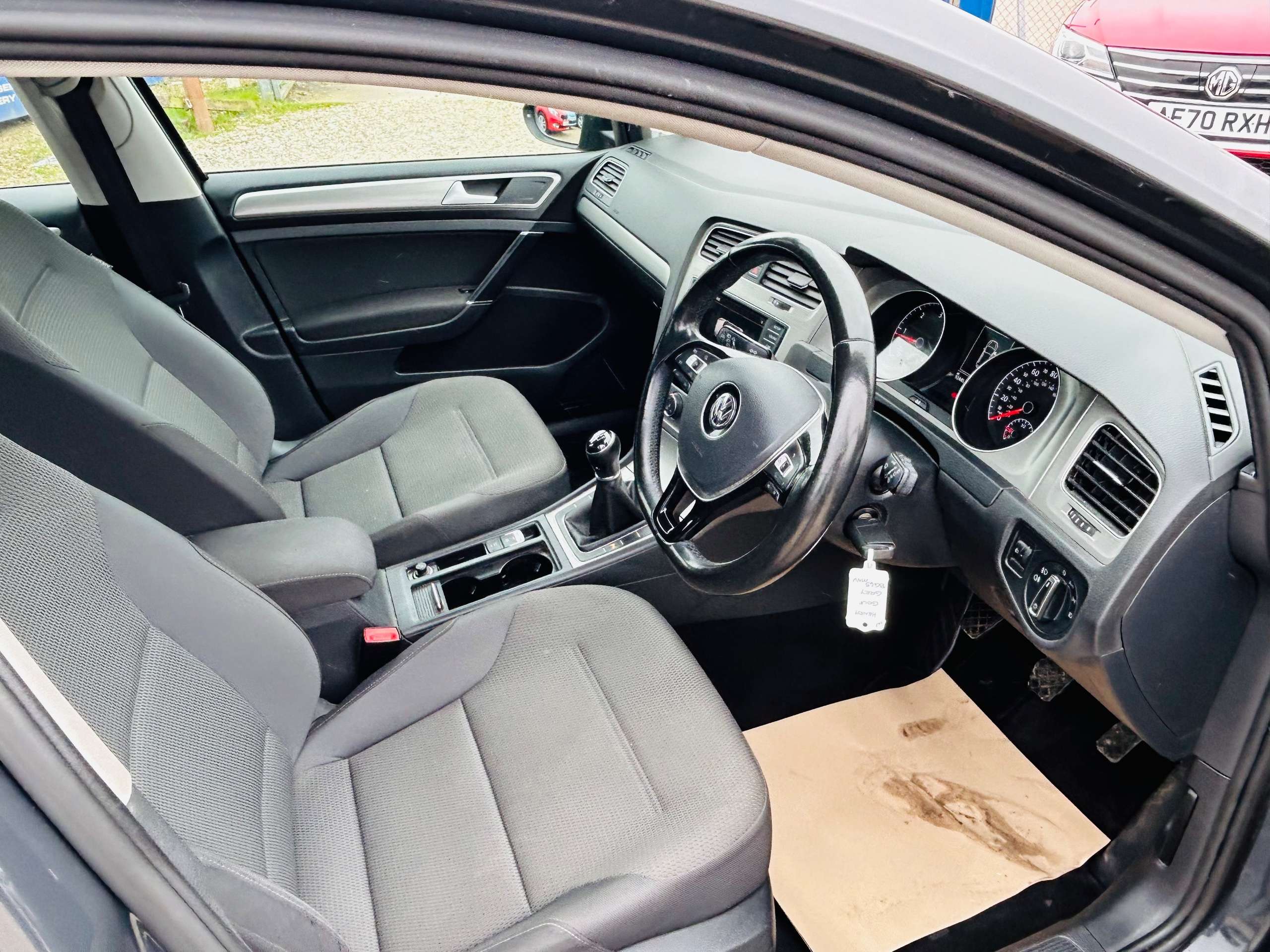 A 2015 VOLKSWAGEN GOLF 1.6 TDI BlueMotion Tech Match Hatchback 5dr Diesel Manual Euro 6 (s/s) (110 ps) A 2015 VOLKSWAGEN GOLF 1.6 TDI BlueMotion Tech Match Hatchback 5dr Diesel Manual Euro 6 (s/s) (110 ps)