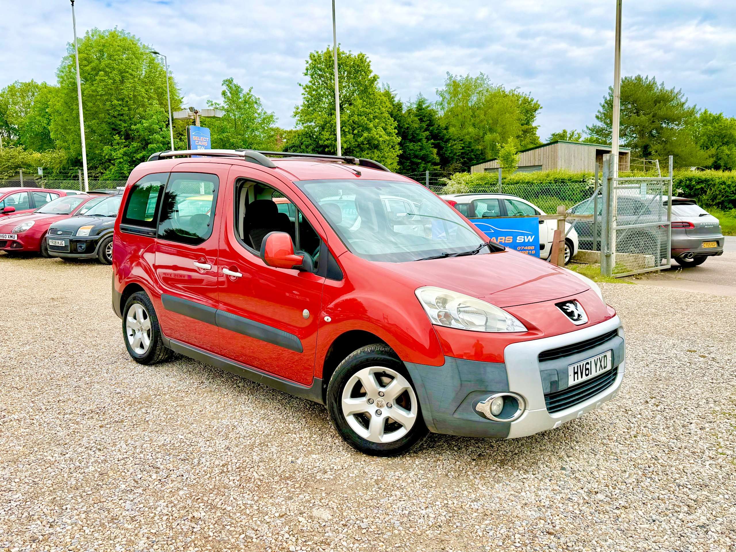 A 2011 PEUGEOT PARTNER TEPEE 1.6 HDi 8v Tepee Outdoor MPV 5dr Diesel Manual (139 g/km, 112 bhp) A 2011 PEUGEOT PARTNER TEPEE 1.6 HDi 8v Tepee Outdoor MPV 5dr Diesel Manual (139 g/km, 112 bhp)
