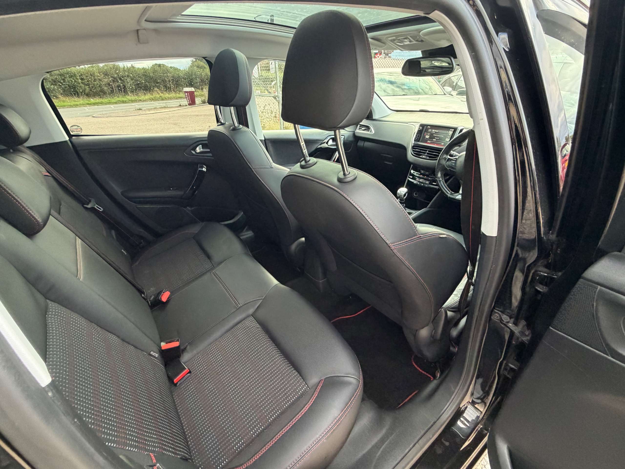 2016 PEUGEOT 208 2016 PEUGEOT 208