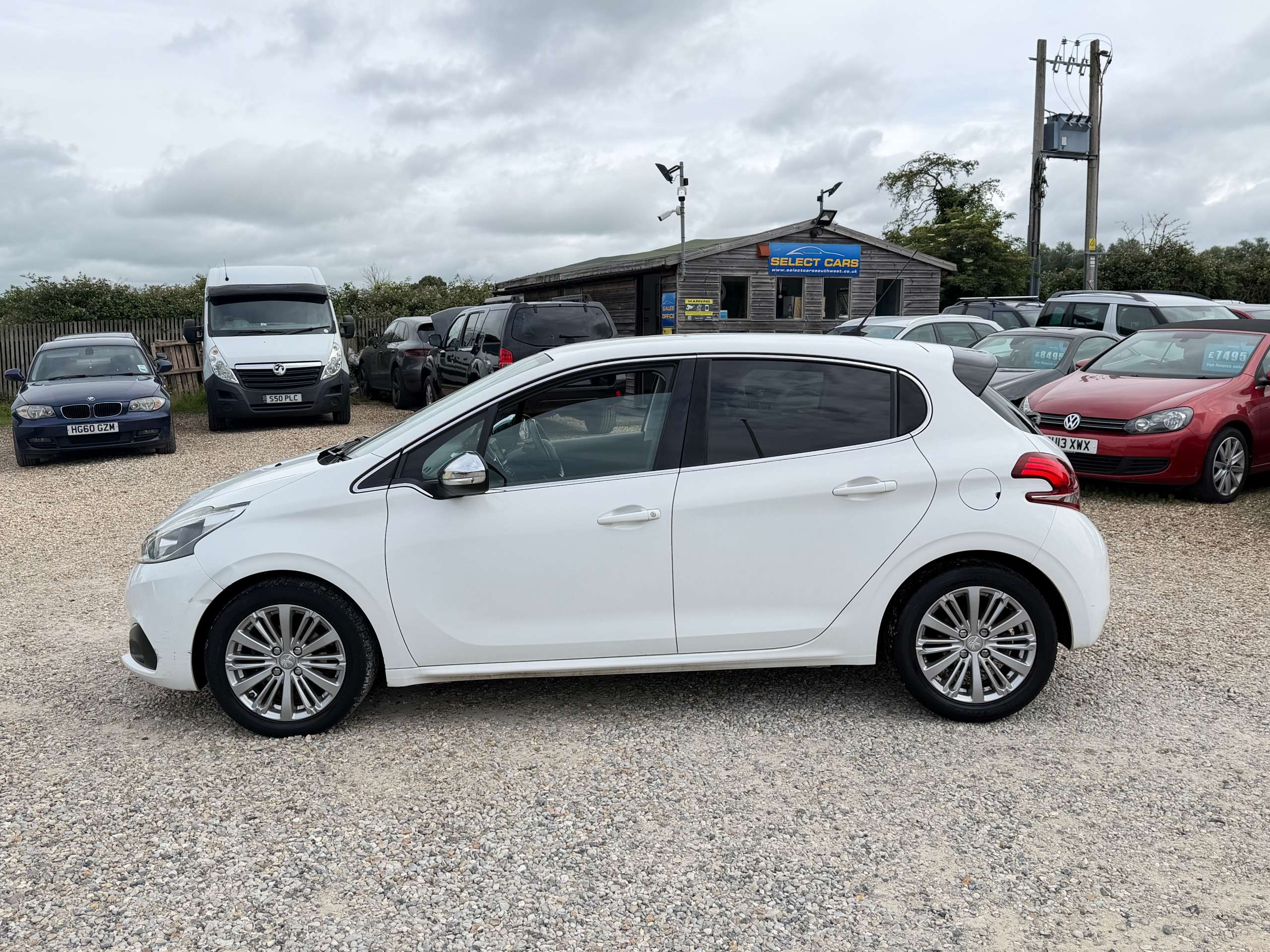 2017 PEUGEOT 208 2017 PEUGEOT 208
