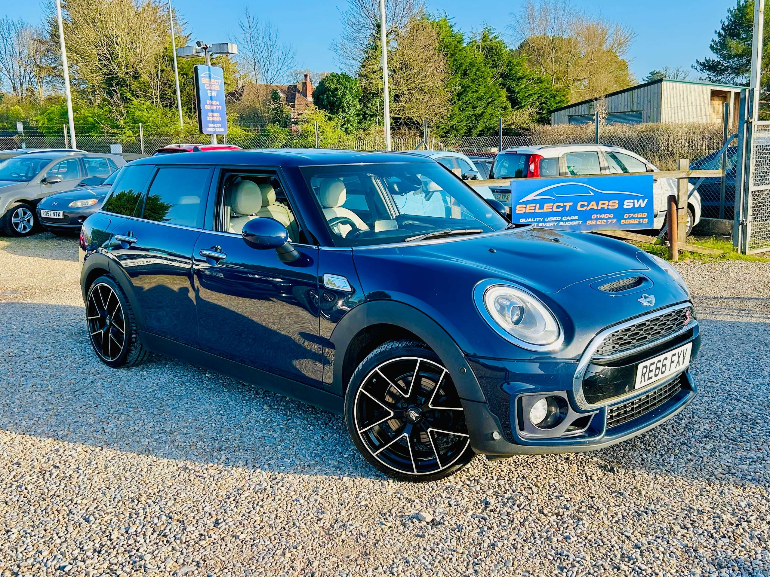 A 2016 MINI CLUBMAN 2.0 Cooper S Estate 6dr Petrol Manual Euro 6 (s/s) (192 ps) A 2016 MINI CLUBMAN 2.0 Cooper S Estate 6dr Petrol Manual Euro 6 (s/s) (192 ps)