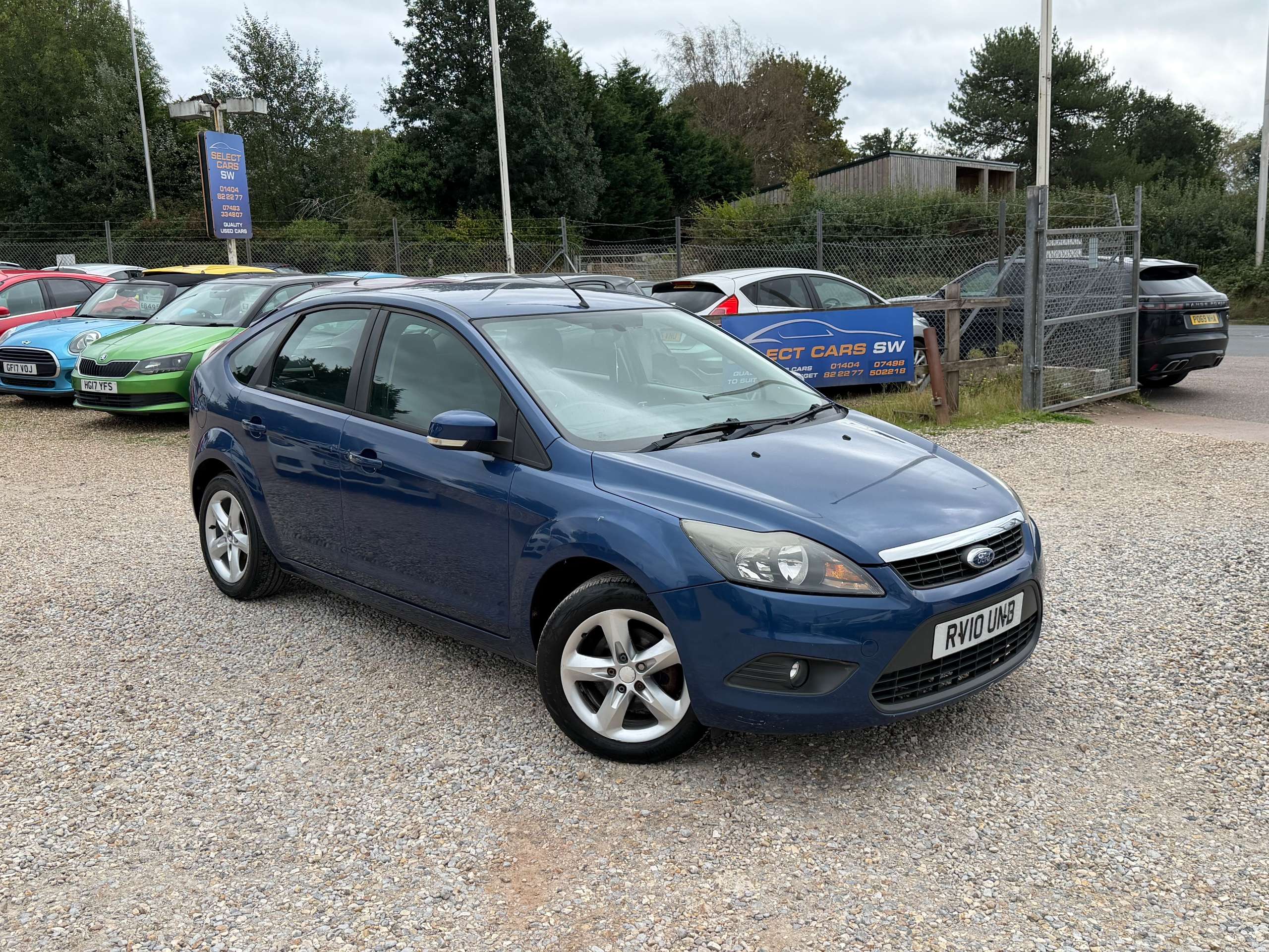 A 2010 FORD FOCUS 1.6 Zetec Hatchback 5dr Petrol Manual (161 g/km, 99 bhp) A 2010 FORD FOCUS 1.6 Zetec Hatchback 5dr Petrol Manual (161 g/km, 99 bhp)
