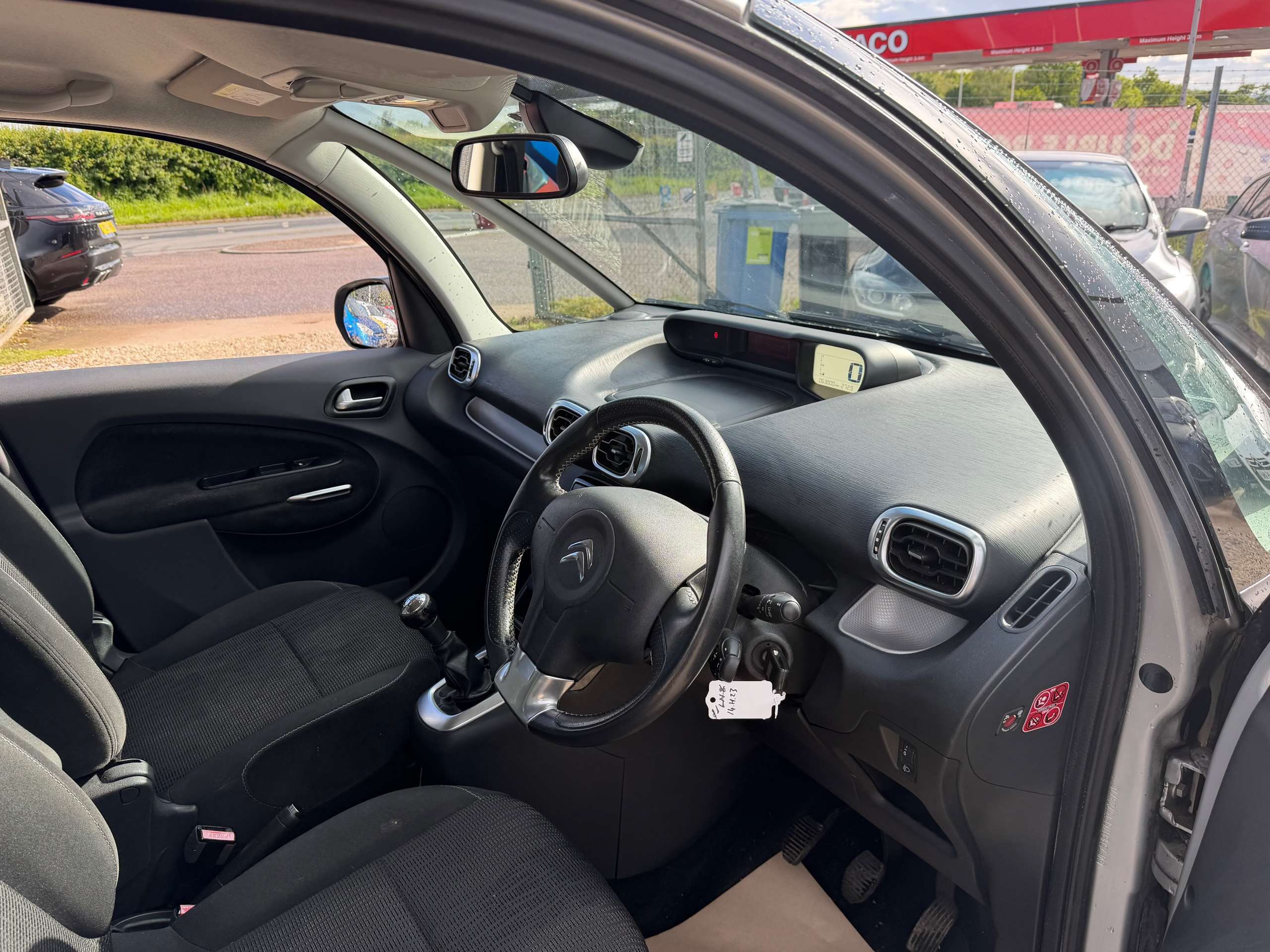 A 2015 CITROEN C3 PICASSO 1.6 BlueHDi Exclusive MPV 5dr Diesel Manual Euro 6 (100 ps) A 2015 CITROEN C3 PICASSO 1.6 BlueHDi Exclusive MPV 5dr Diesel Manual Euro 6 (100 ps)