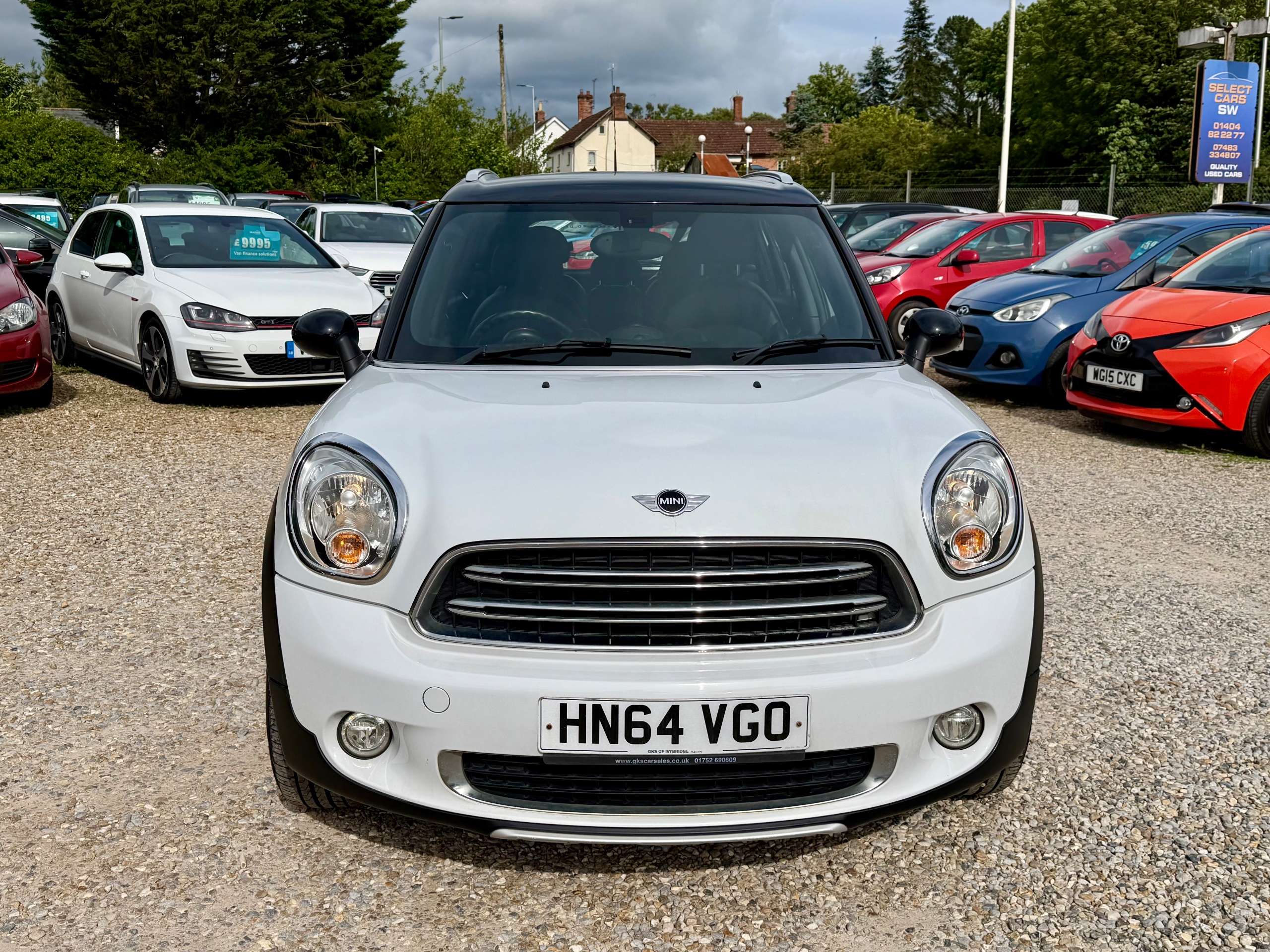 A 2014 MINI COUNTRYMAN 2.0 Cooper D SUV 5dr Diesel Auto ALL4 Euro 5 (112 ps) A 2014 MINI COUNTRYMAN 2.0 Cooper D SUV 5dr Diesel Auto ALL4 Euro 5 (112 ps)