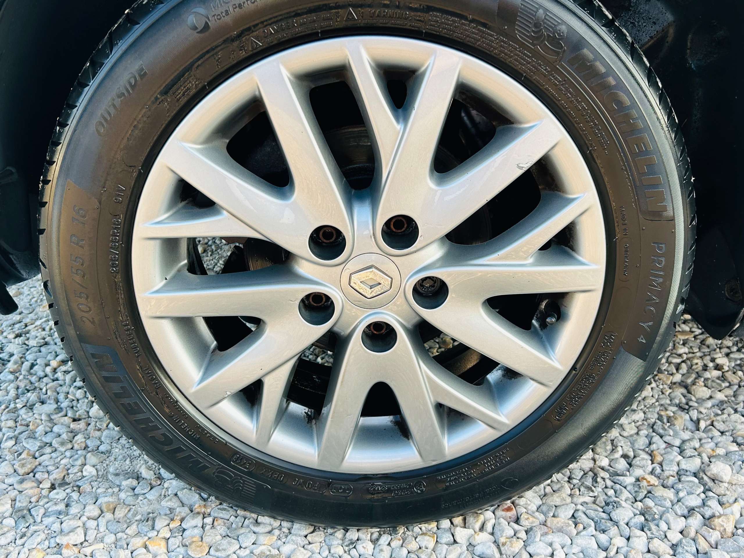 A 2014 RENAULT MEGANE 1.6 VVT Knight Edition Coupe 3dr Petrol Manual Euro 5 (110 ps) A 2014 RENAULT MEGANE 1.6 VVT Knight Edition Coupe 3dr Petrol Manual Euro 5 (110 ps)