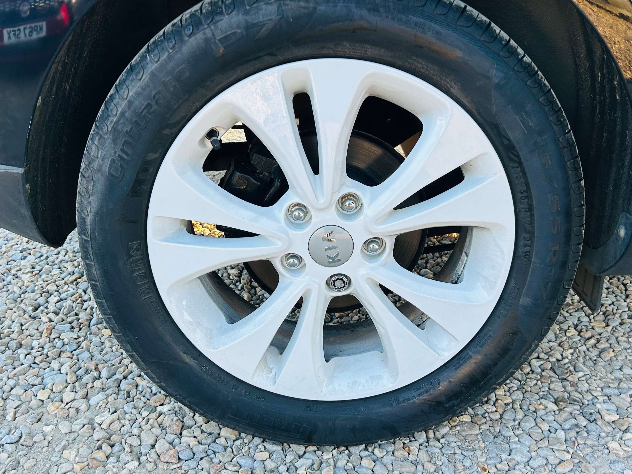 A 2015 KIA SOUL 1.6 CRDi Connect SUV 5dr Diesel Manual Euro 5 (126 bhp) A 2015 KIA SOUL 1.6 CRDi Connect SUV 5dr Diesel Manual Euro 5 (126 bhp)