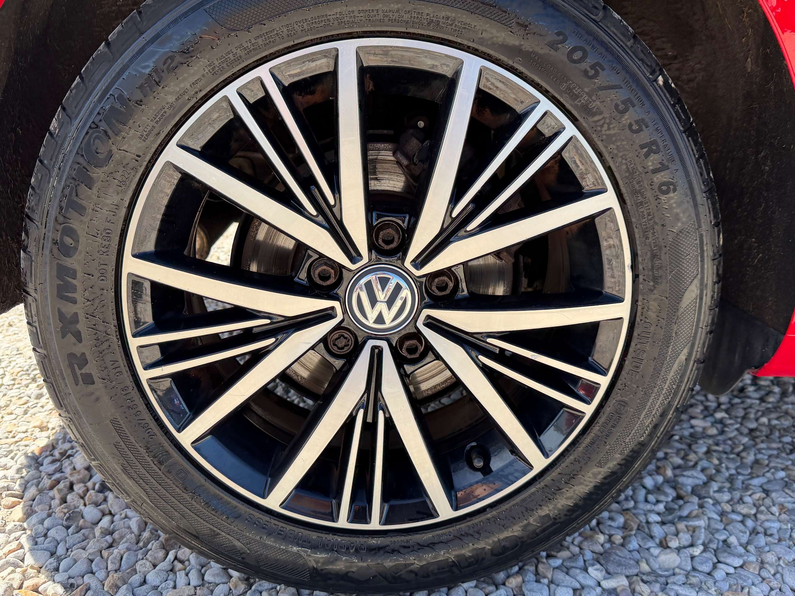 A 2017 VOLKSWAGEN GOLF 1.6 TDI SE Nav Hatchback 5dr Diesel DSG Euro 6 (s/s) (115 ps) A 2017 VOLKSWAGEN GOLF 1.6 TDI SE Nav Hatchback 5dr Diesel DSG Euro 6 (s/s) (115 ps)