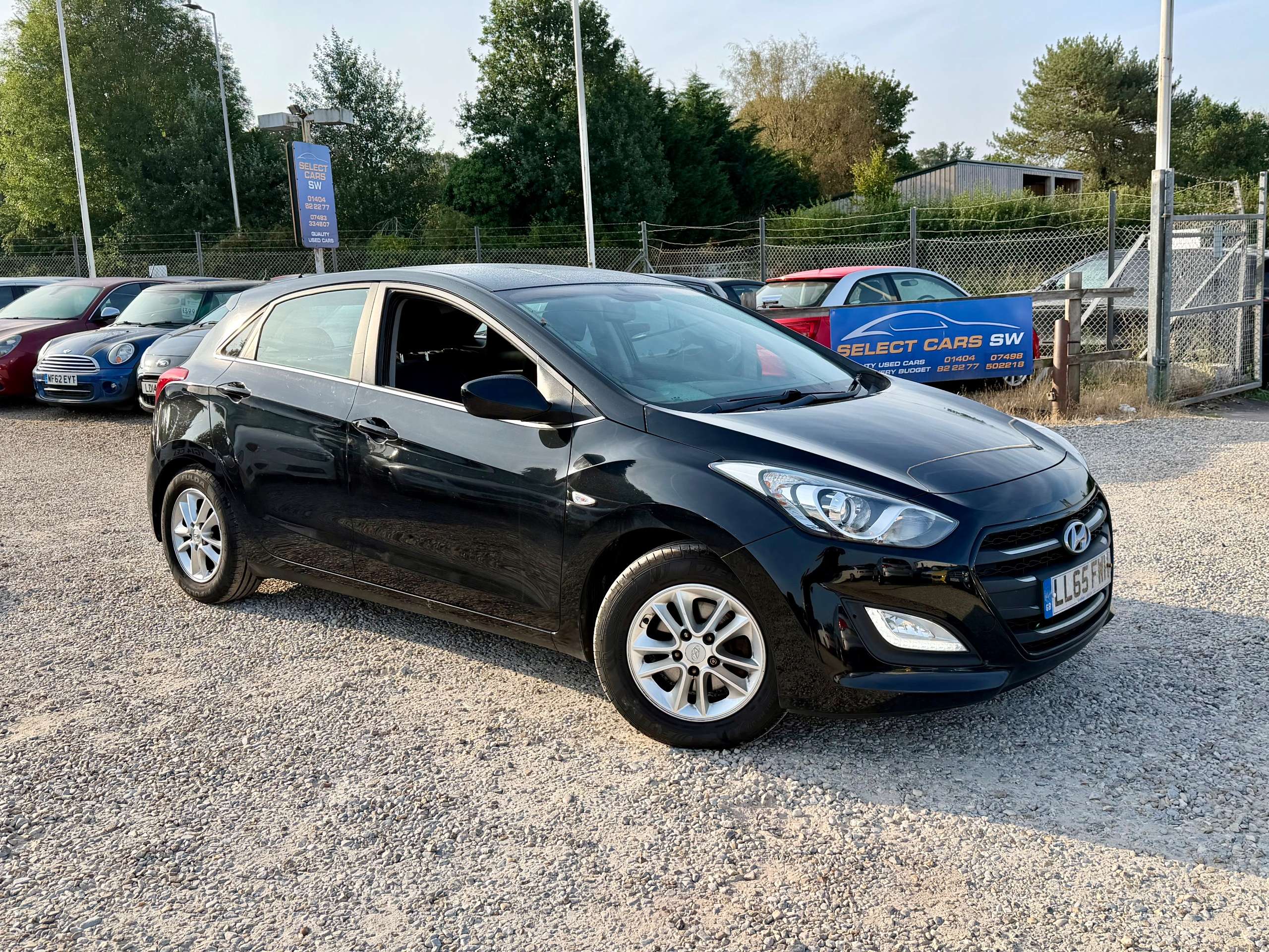 A 2015 HYUNDAI I30 1.6 CRDi Blue Drive SE Hatchback 5dr Diesel Manual Euro 6 (s/s) (110 ps) A 2015 HYUNDAI I30 1.6 CRDi Blue Drive SE Hatchback 5dr Diesel Manual Euro 6 (s/s) (110 ps)