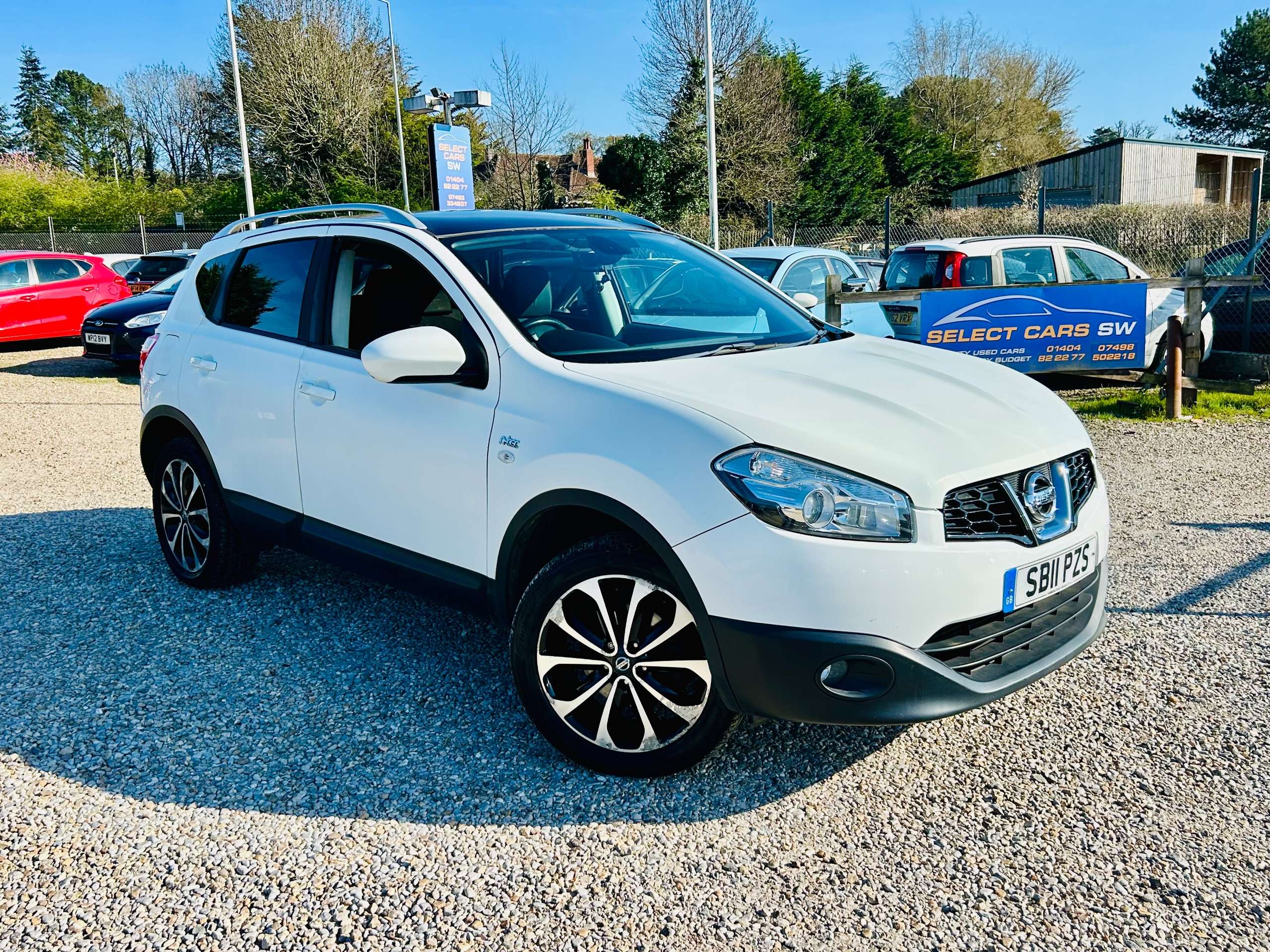 A 2011 NISSAN QASHQAI 1.5 dCi n-tec SUV 5dr Diesel Manual 2WD Euro 5 (110 ps) A 2011 NISSAN QASHQAI 1.5 dCi n-tec SUV 5dr Diesel Manual 2WD Euro 5 (110 ps)